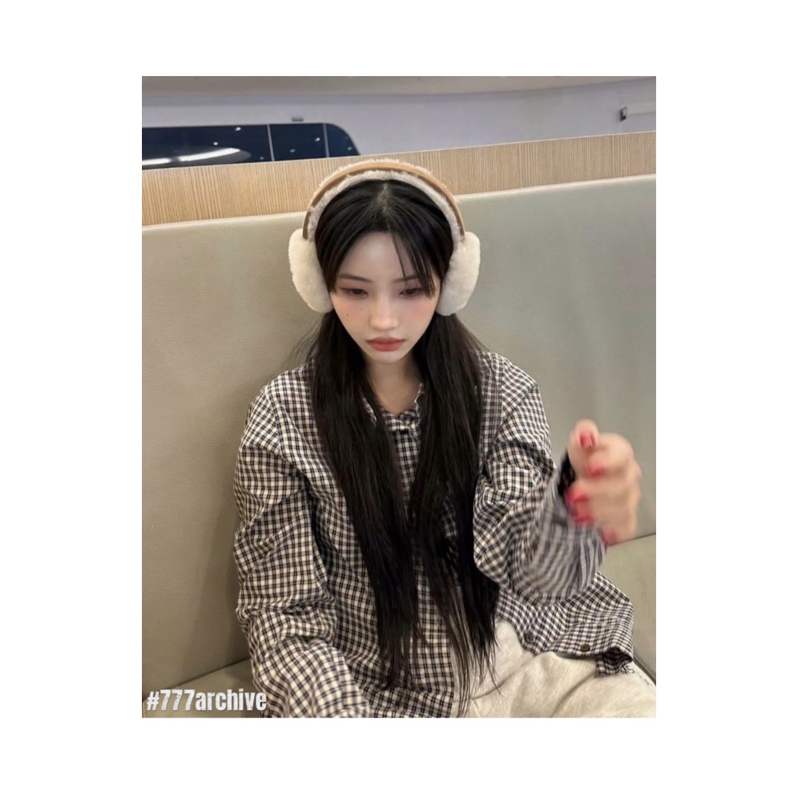 (W) UGG Embroidered Logo Earmuff Chestnut, (W) UGG Tazzlita Chestnut 착용 스타일 - 4
