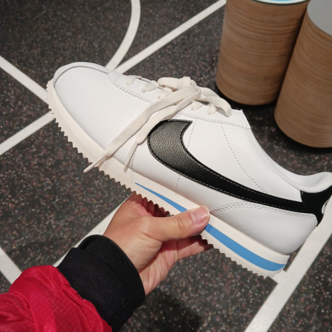 Converse x Play Comme des Garcons Chuck 70 Ox Black, Jordan 1 Retro Low OG Black Toe 착용 스타일 - 3