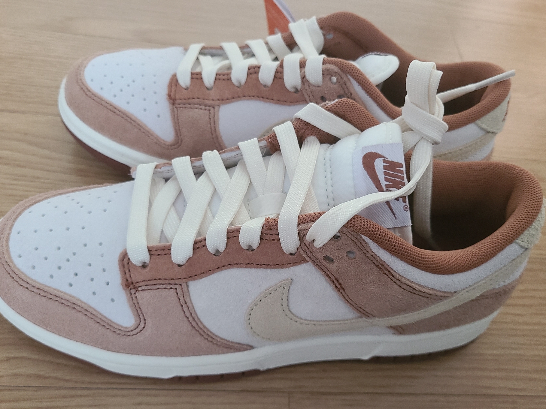 Nike Dunk Low Pro Premium Medium Curry 착용 스타일