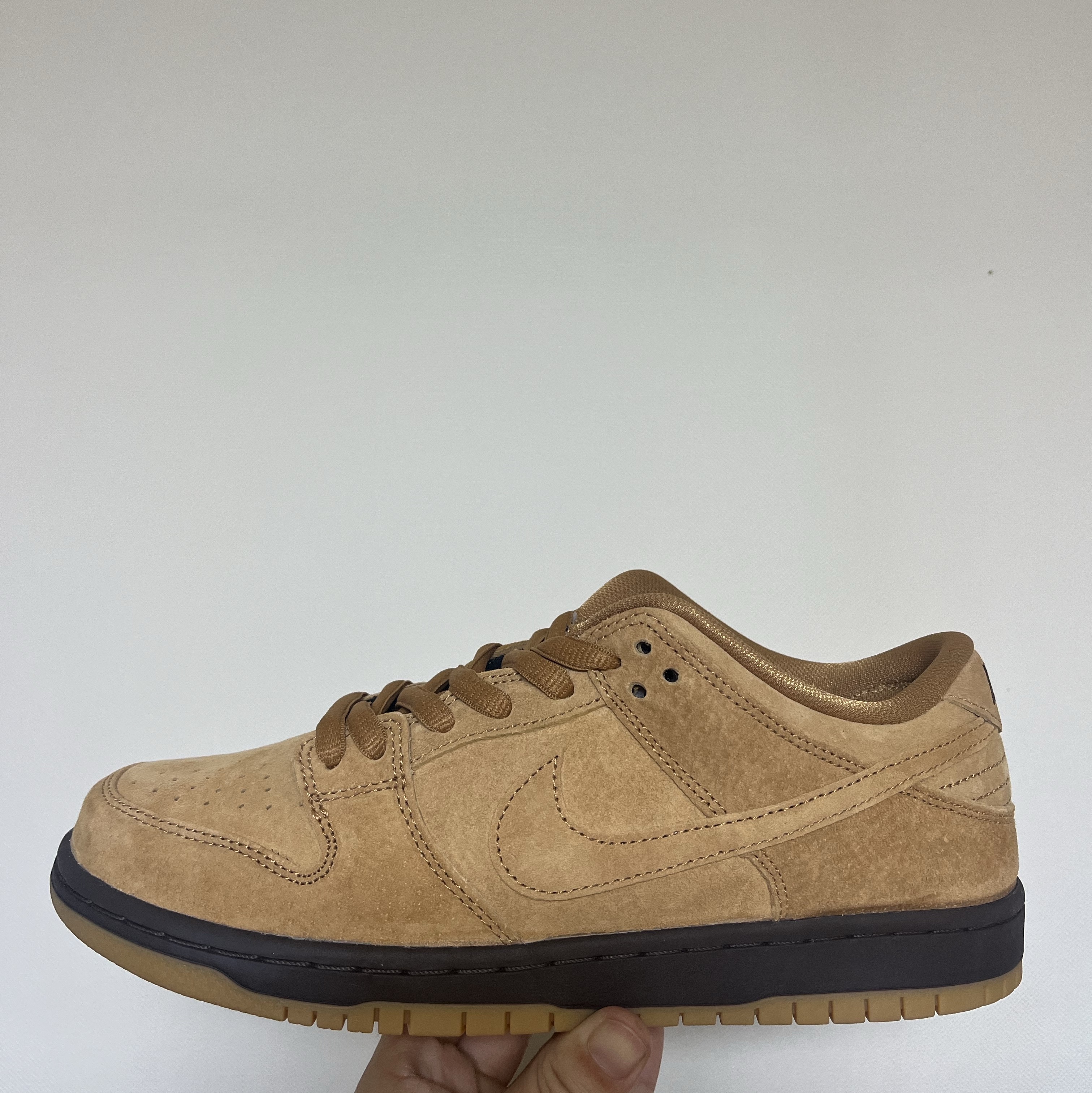 Nike SB Dunk Low Pro Wheat 2023 착용 스타일 - 1