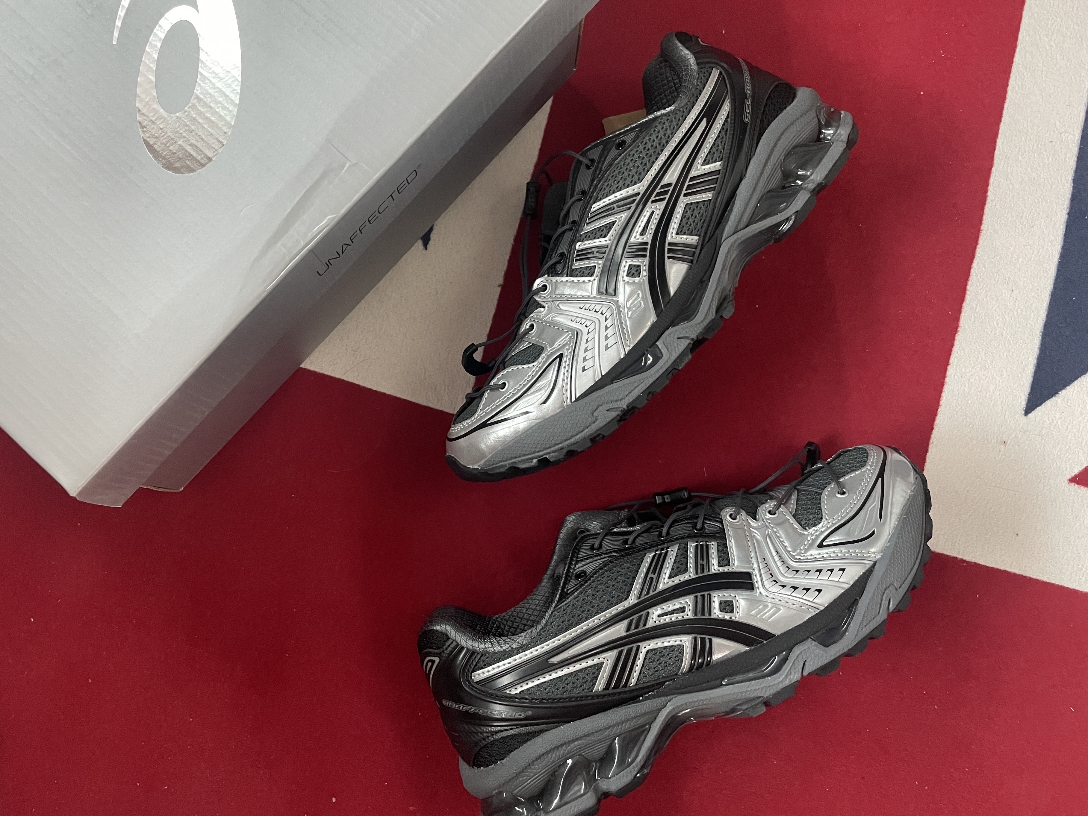 Asics x Unaffected Gel-Kayano 14 Silver Moon 착용 스타일 - 1