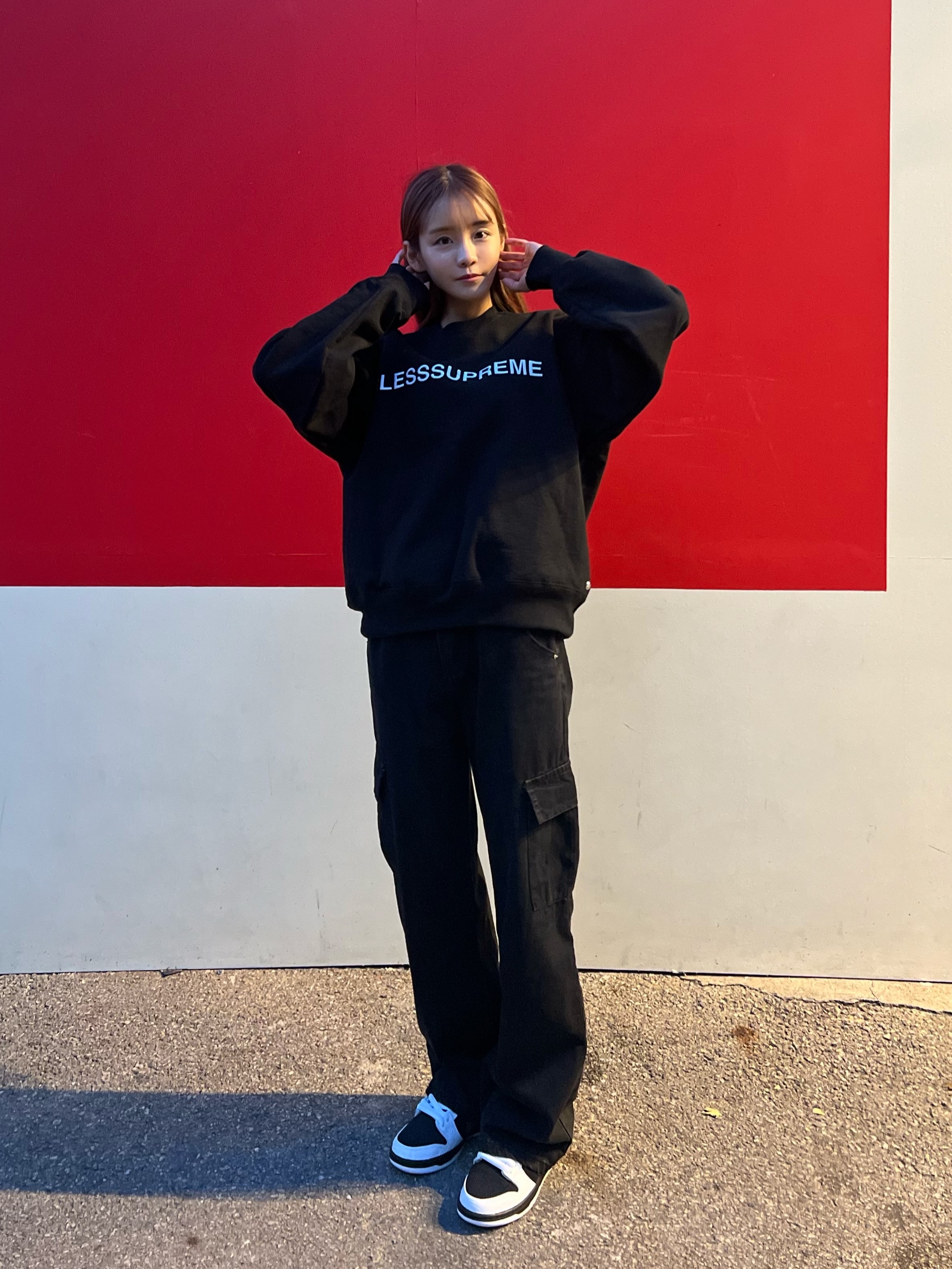 Supreme x Bless Crewneck Black - 23FW, Nike x Tightbooth SB Dunk Low Pro Black and White 착용 스타일 - 1