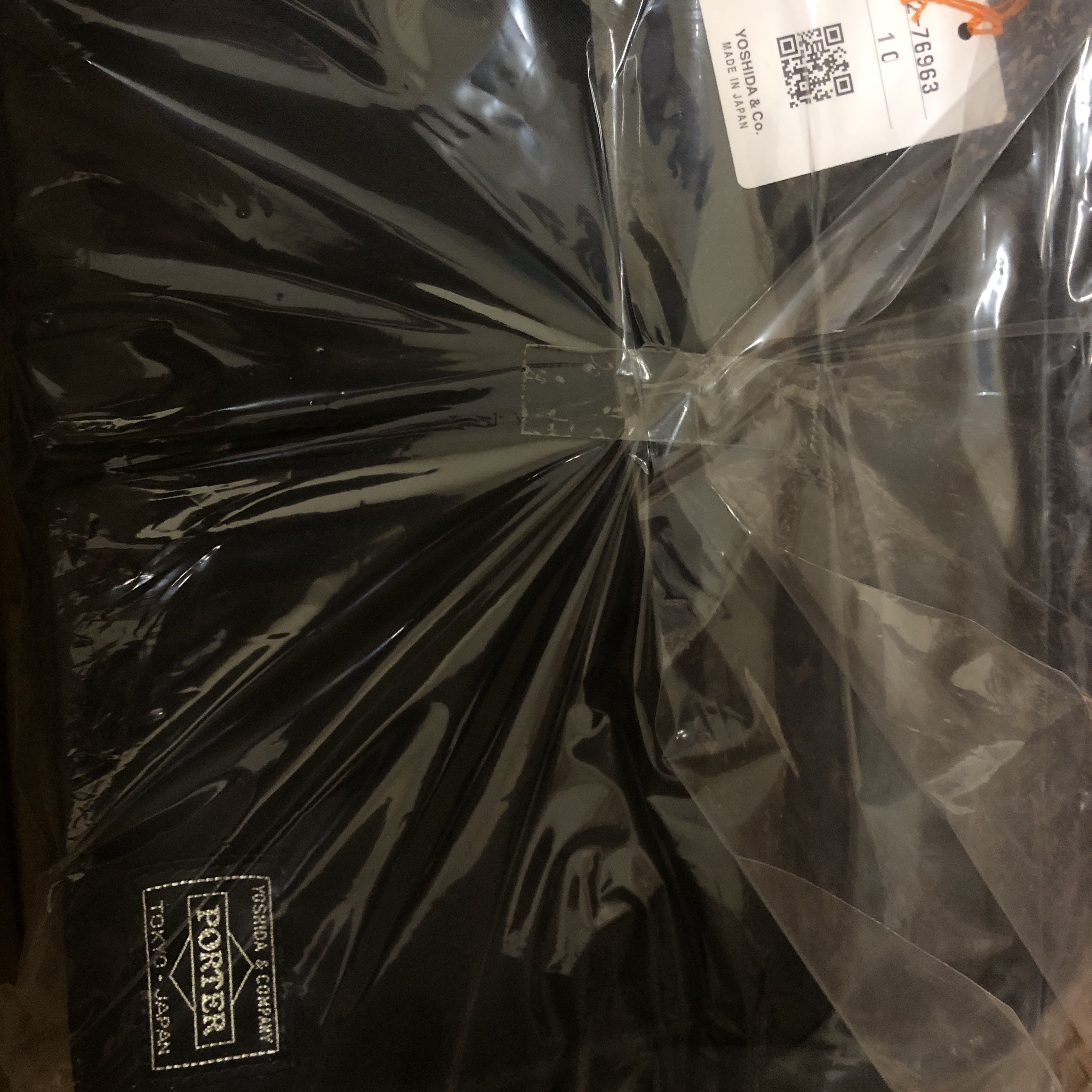Porter Tanker Shoulder Bag S Black 착용 스타일