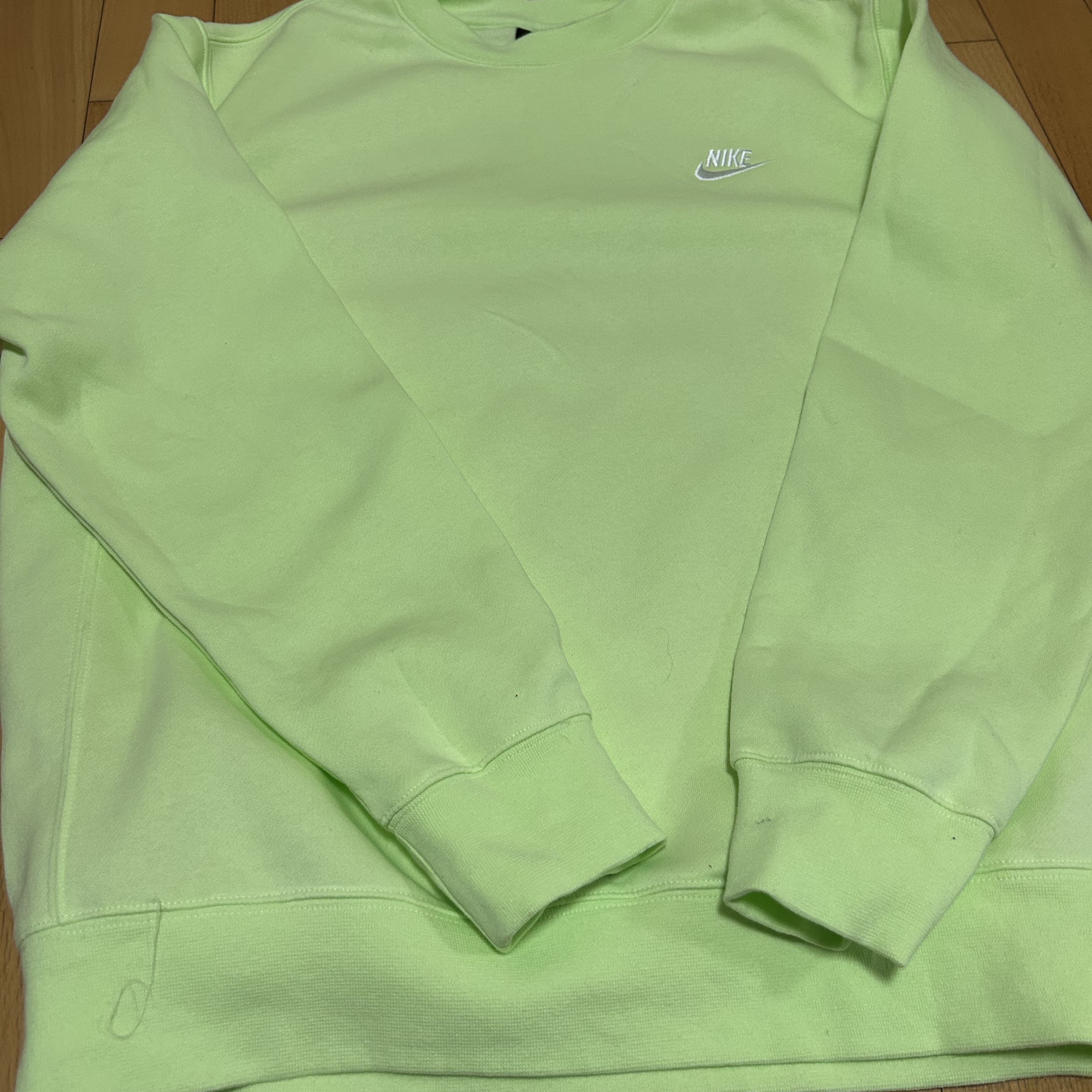 Nike Club Fleece Crew Sweatshirt Light Liquid Lime - Asia 착용 스타일