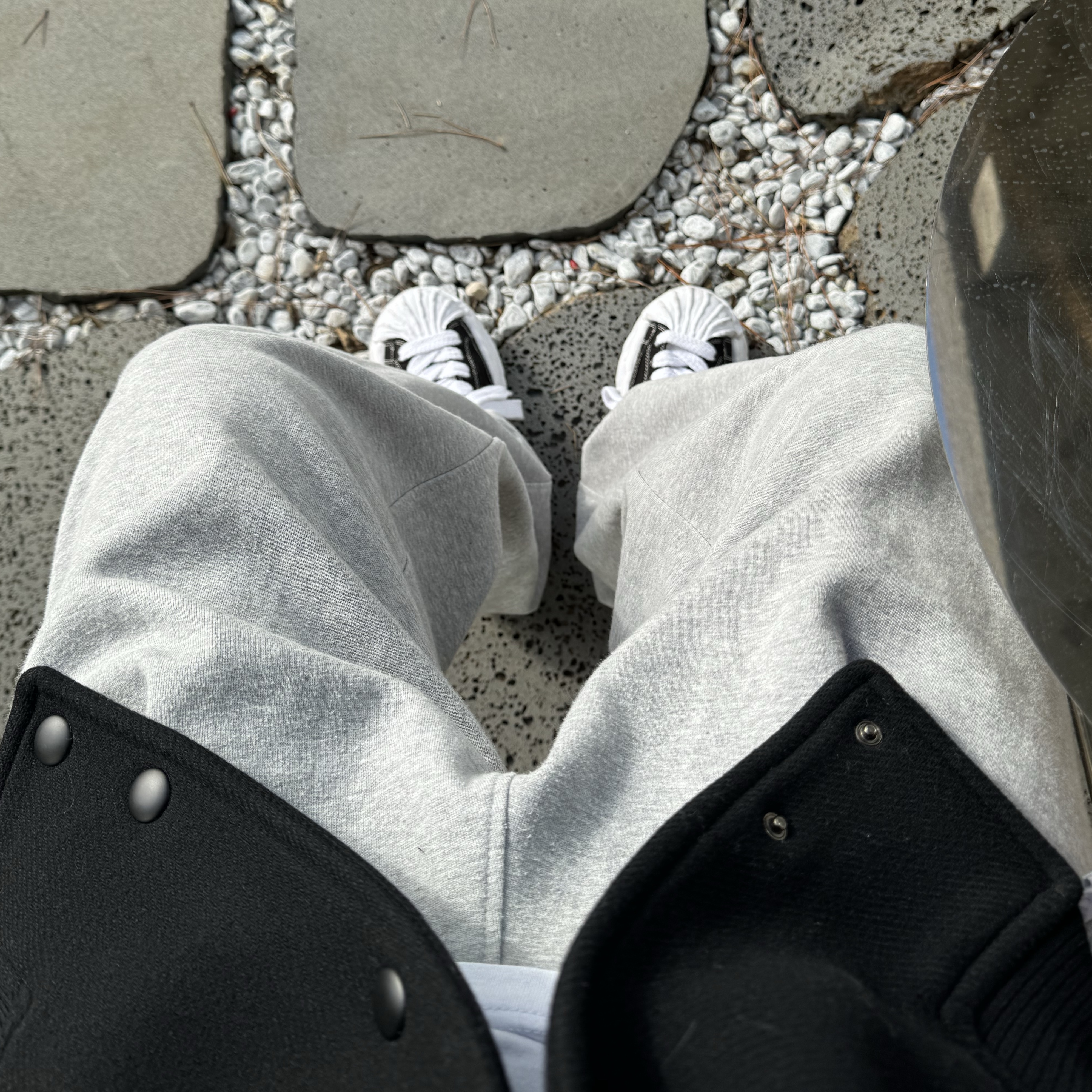 Zara x Ader Error Wool Blend Bomber Black, Maison Mihara Yasuhiro Blakey OG Sole Canvas Low-top Sneakers Black White 착용 스타일 - 1