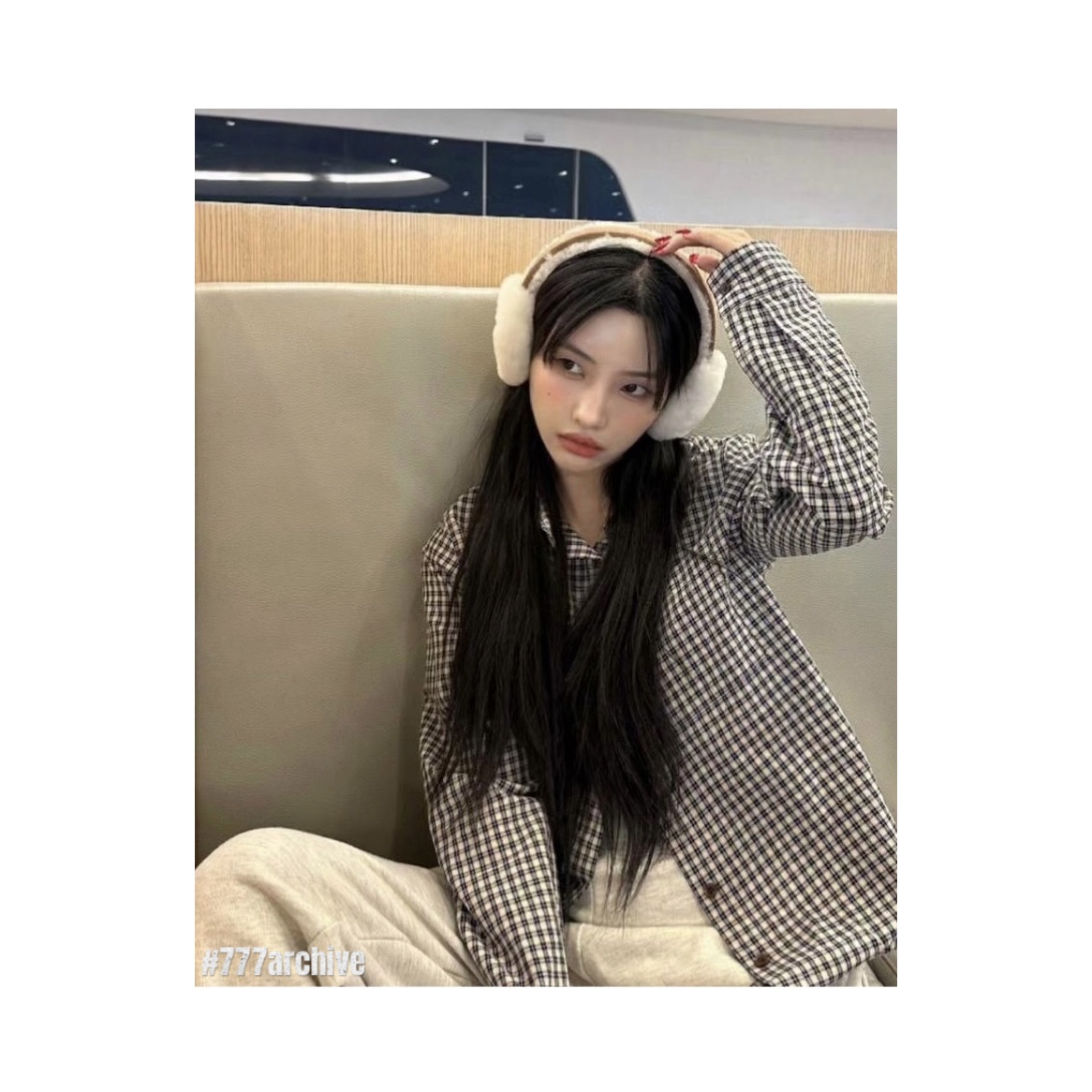 (W) UGG Embroidered Logo Earmuff Chestnut, (W) UGG Tazzlita Chestnut 착용 스타일 - 3