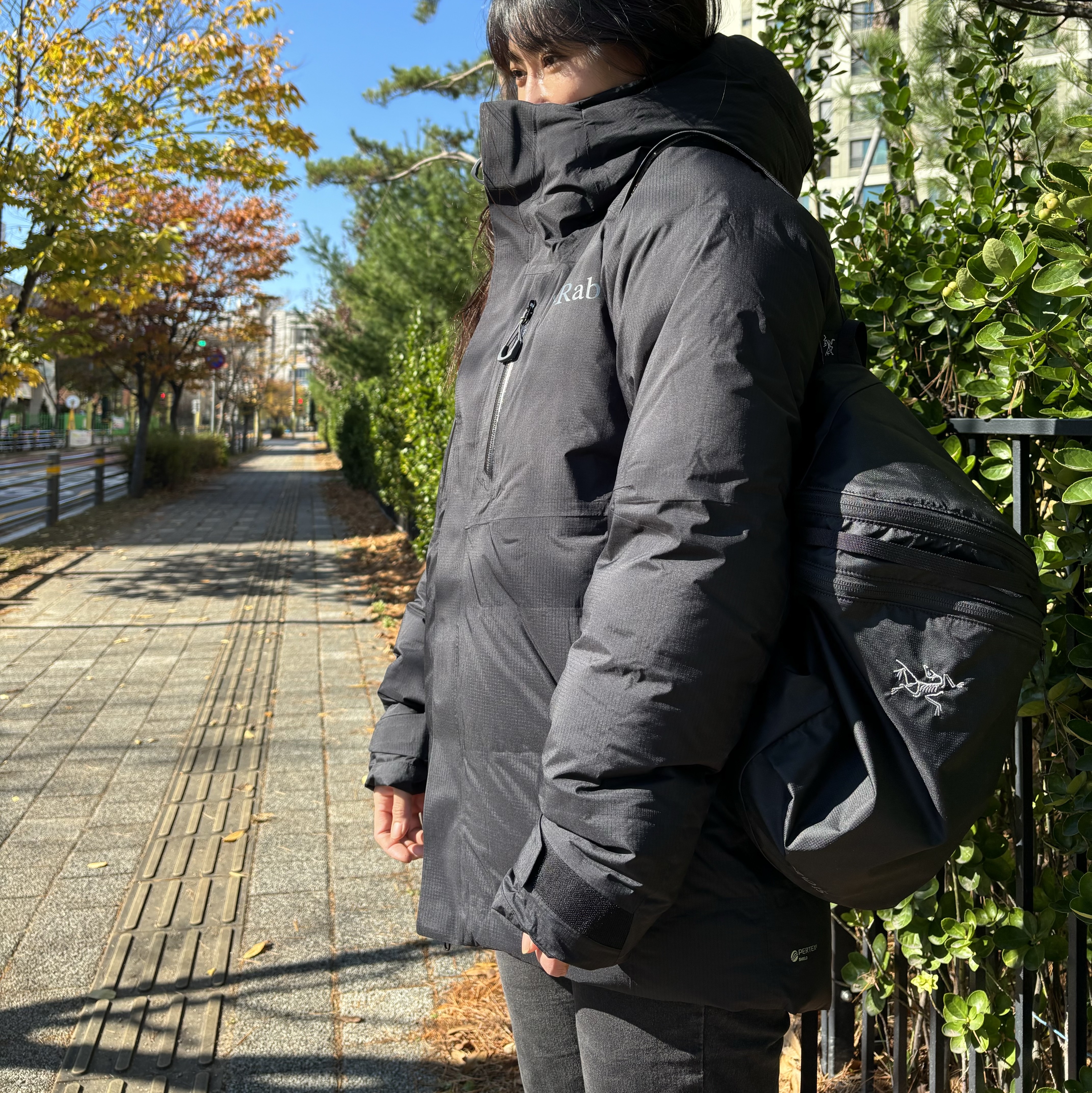 Arc'teryx Heliad 15 Backpack Black 착용 스타일