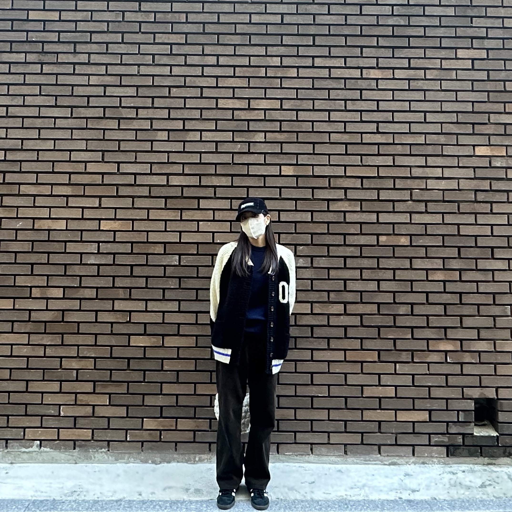 Supreme 2-Tone Corduroy Camp Cap Black - 23SS, Adidas Spezial Handball Core Black 착용 스타일 - 2