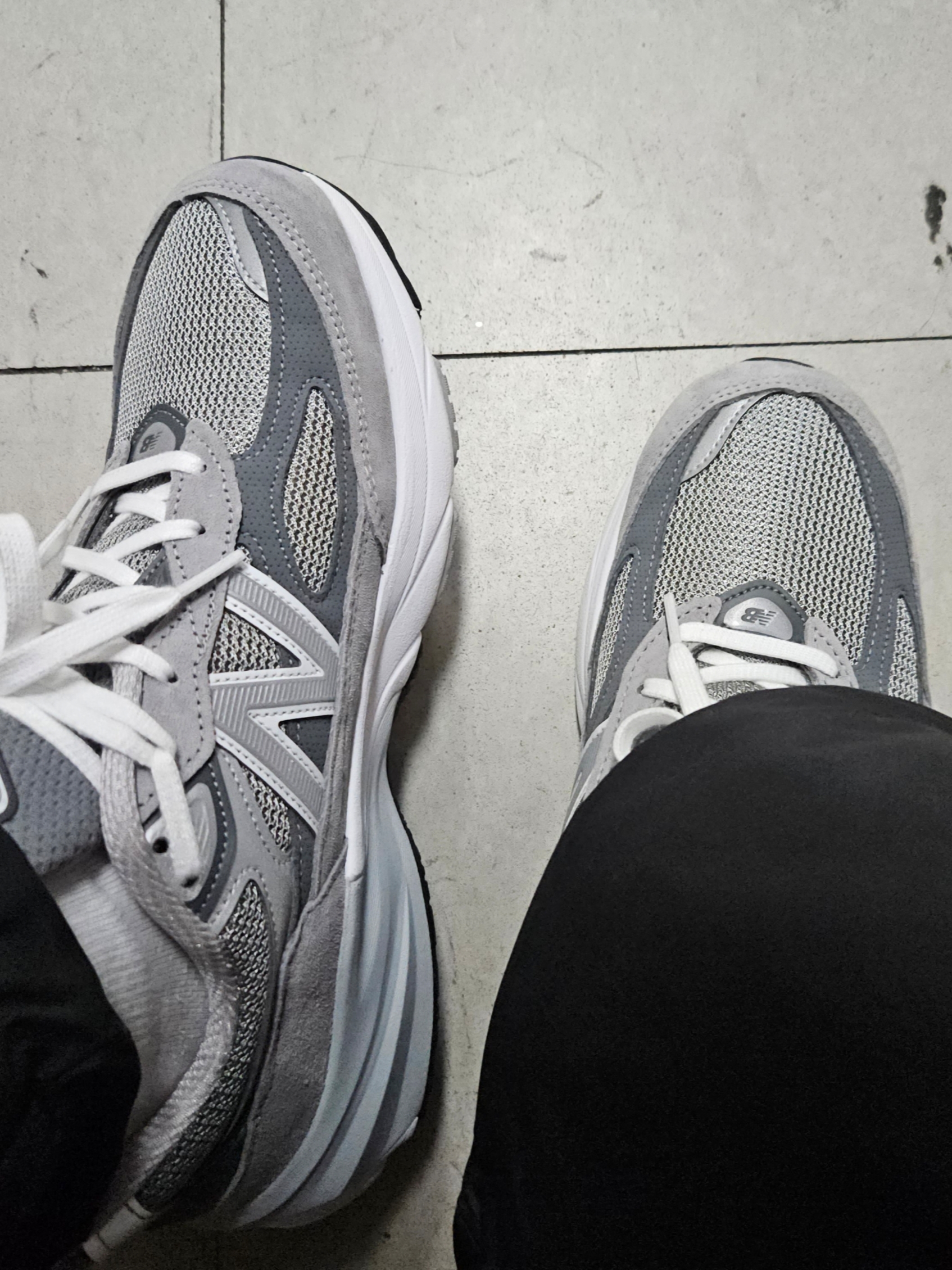New Balance 990v6 Made in USA Grey - D Standard 착용 스타일 - 1