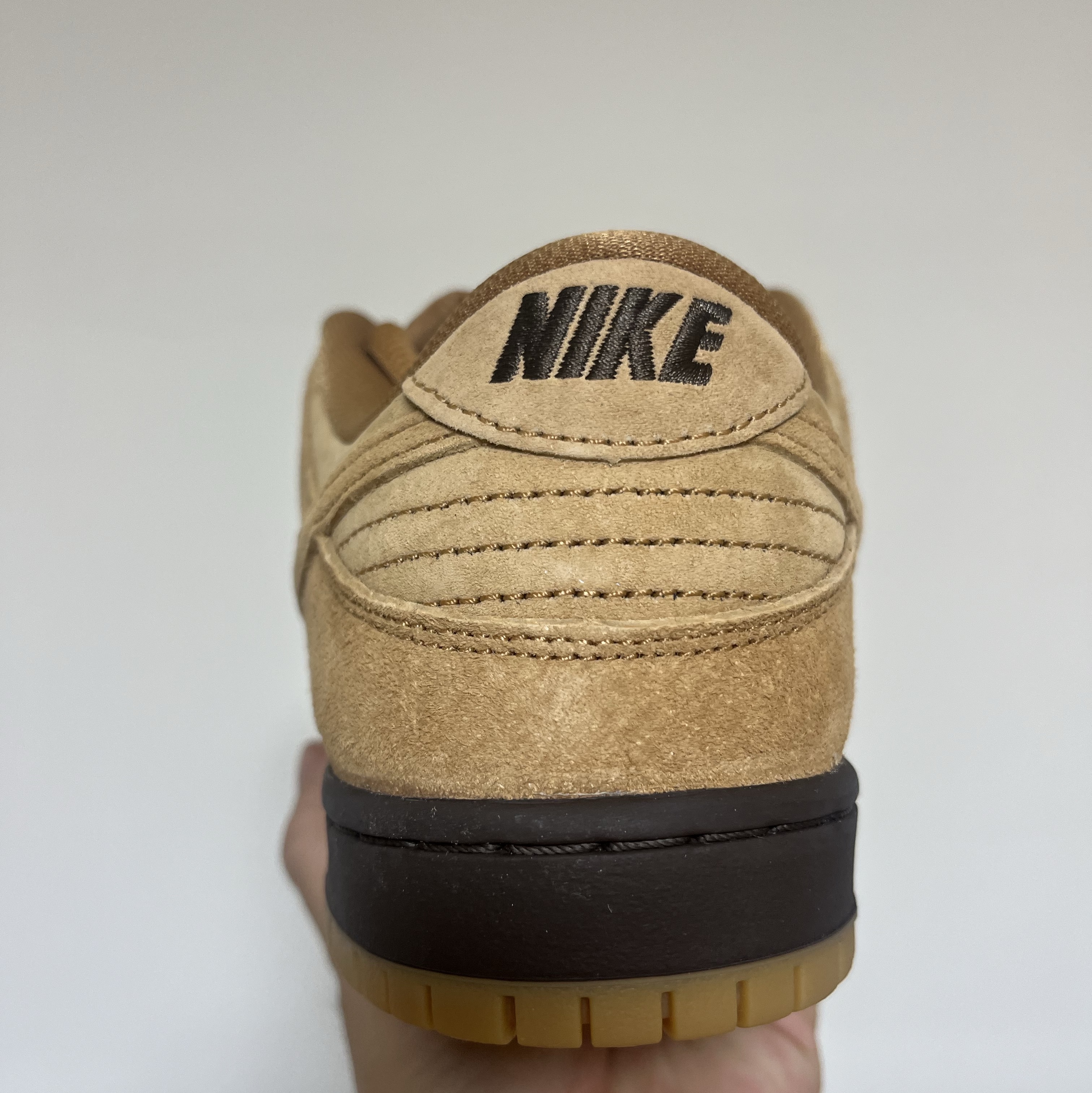 Nike SB Dunk Low Pro Wheat 2023 착용 스타일 - 3