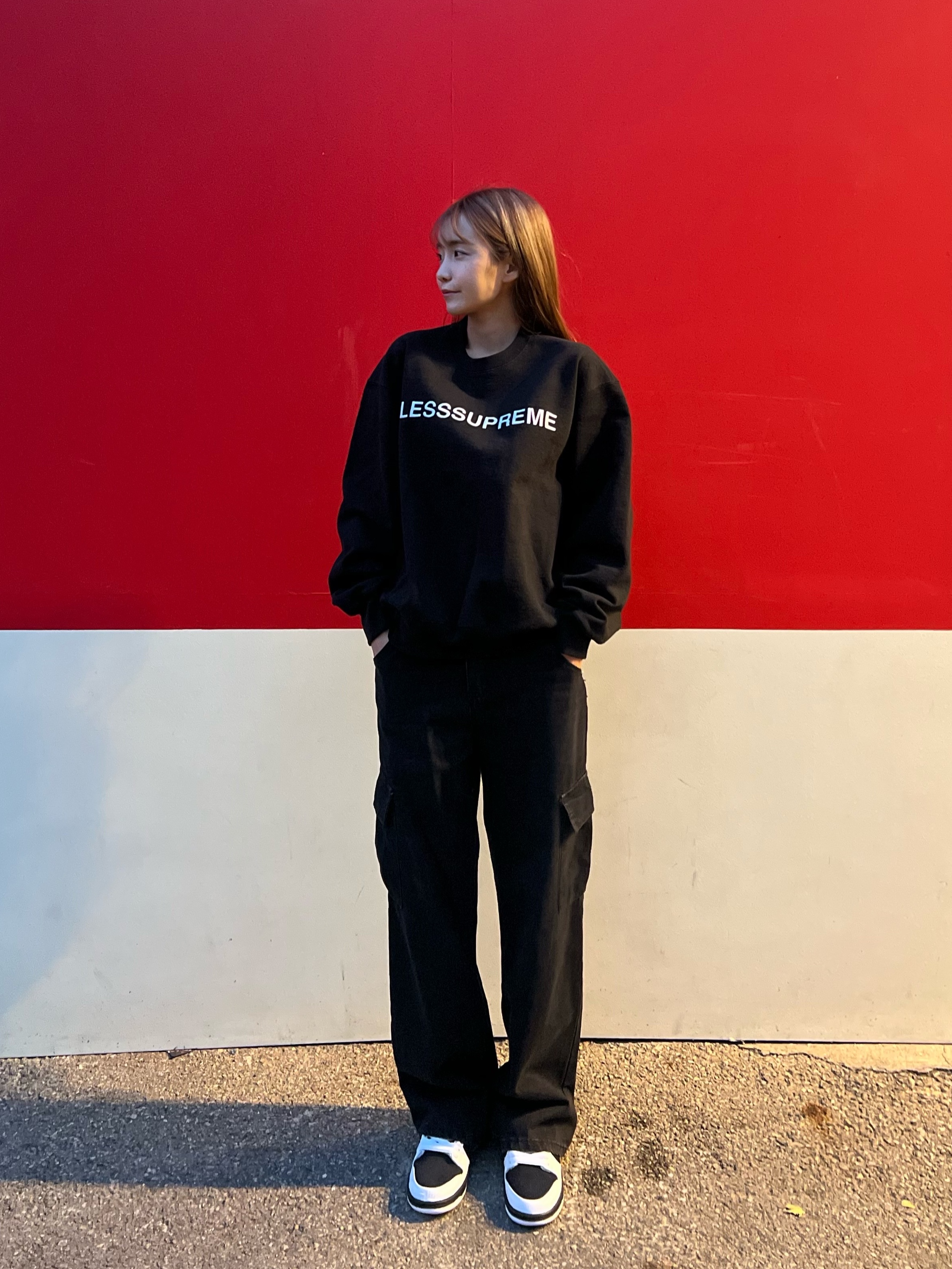 Supreme x Bless Crewneck Black - 23FW, Nike x Tightbooth SB Dunk Low Pro Black and White 착용 스타일 - 3
