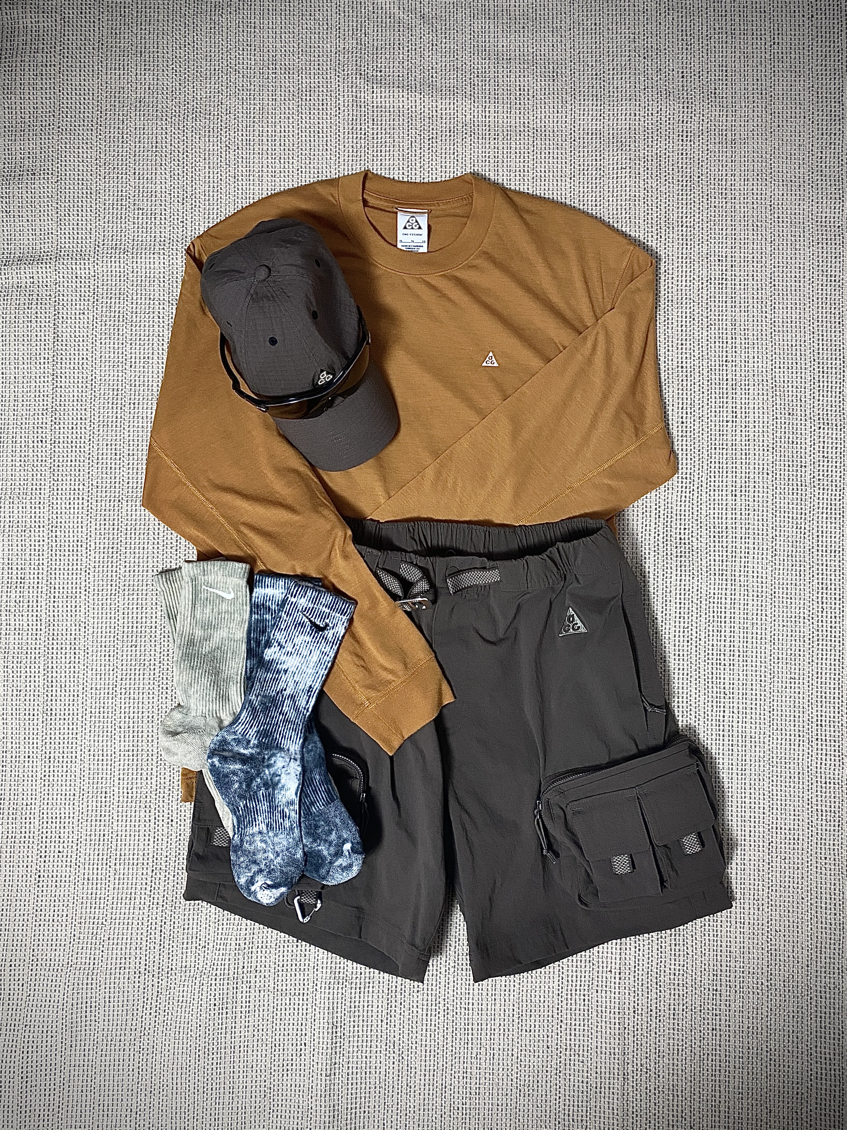 Nike ACG Heritage 86 Cap Ironstone, Nike Dri-Fit ACG Goat Rocks Long Sleeve T-Shirt Gold Suede - Asia 착용 스타일 - 4