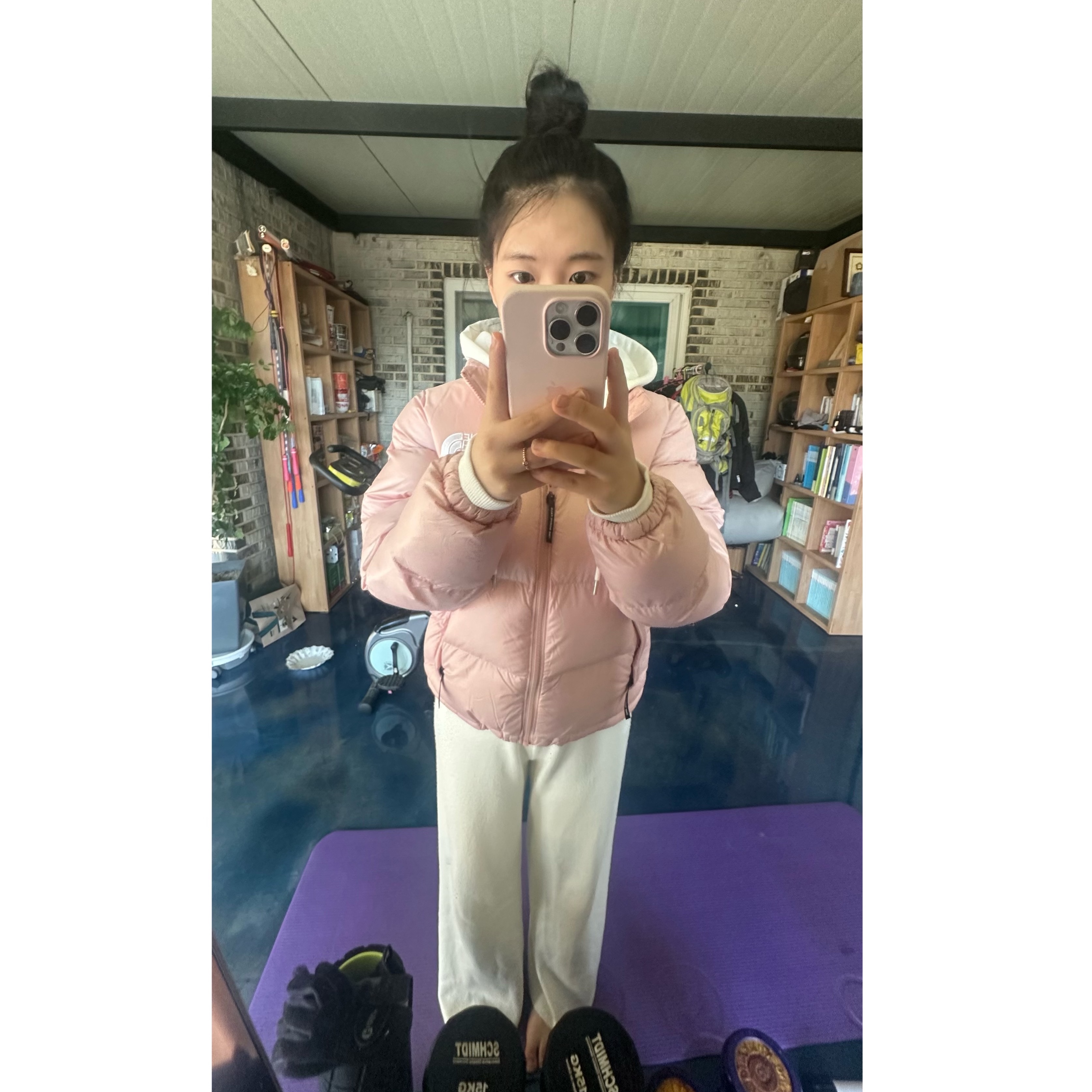 (W) The North Face Nuptse On Ball Jacket Pale Pink 착용 스타일