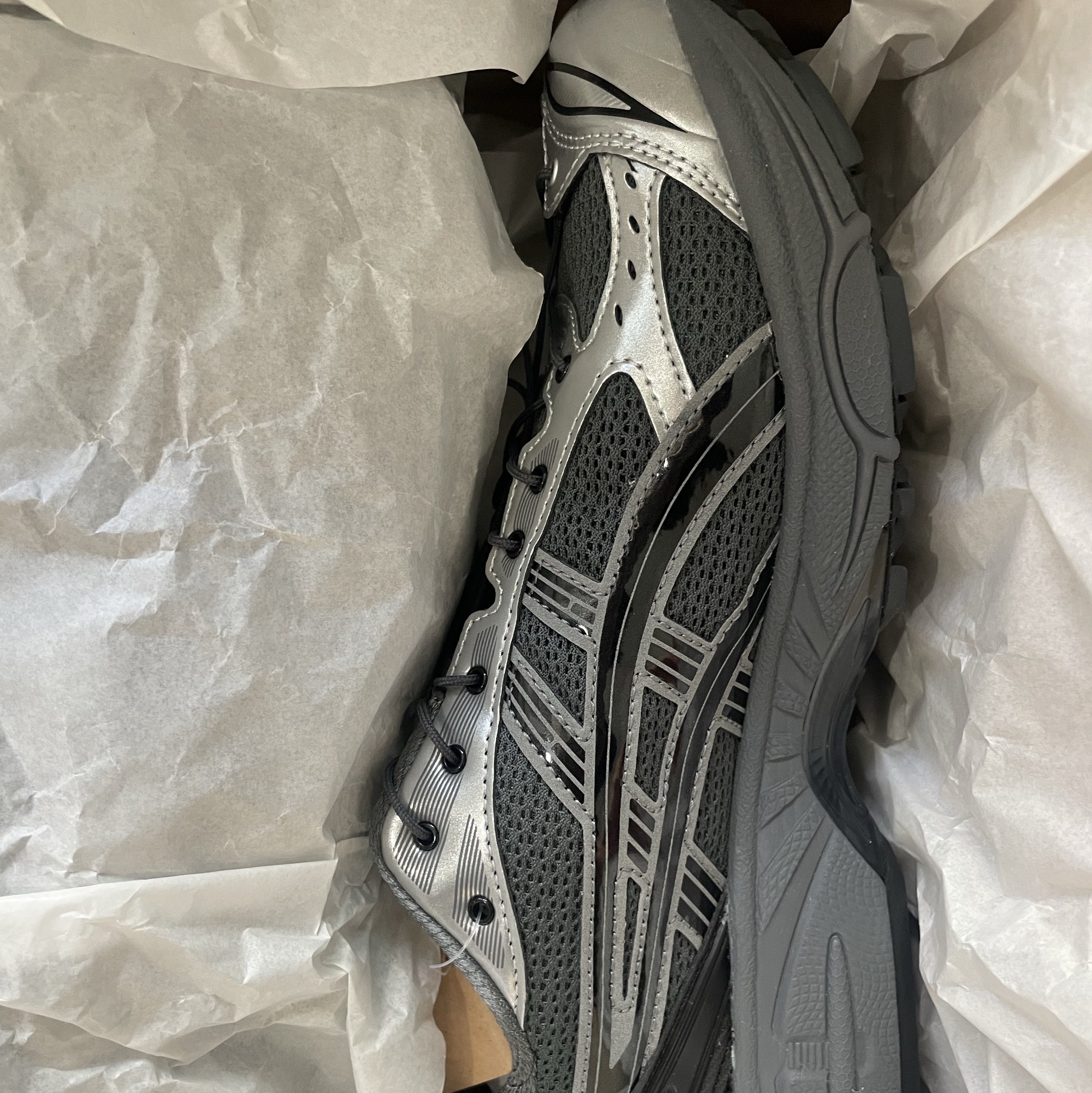 Asics x Unaffected Gel-Kayano 14 Silver Moon 착용 스타일