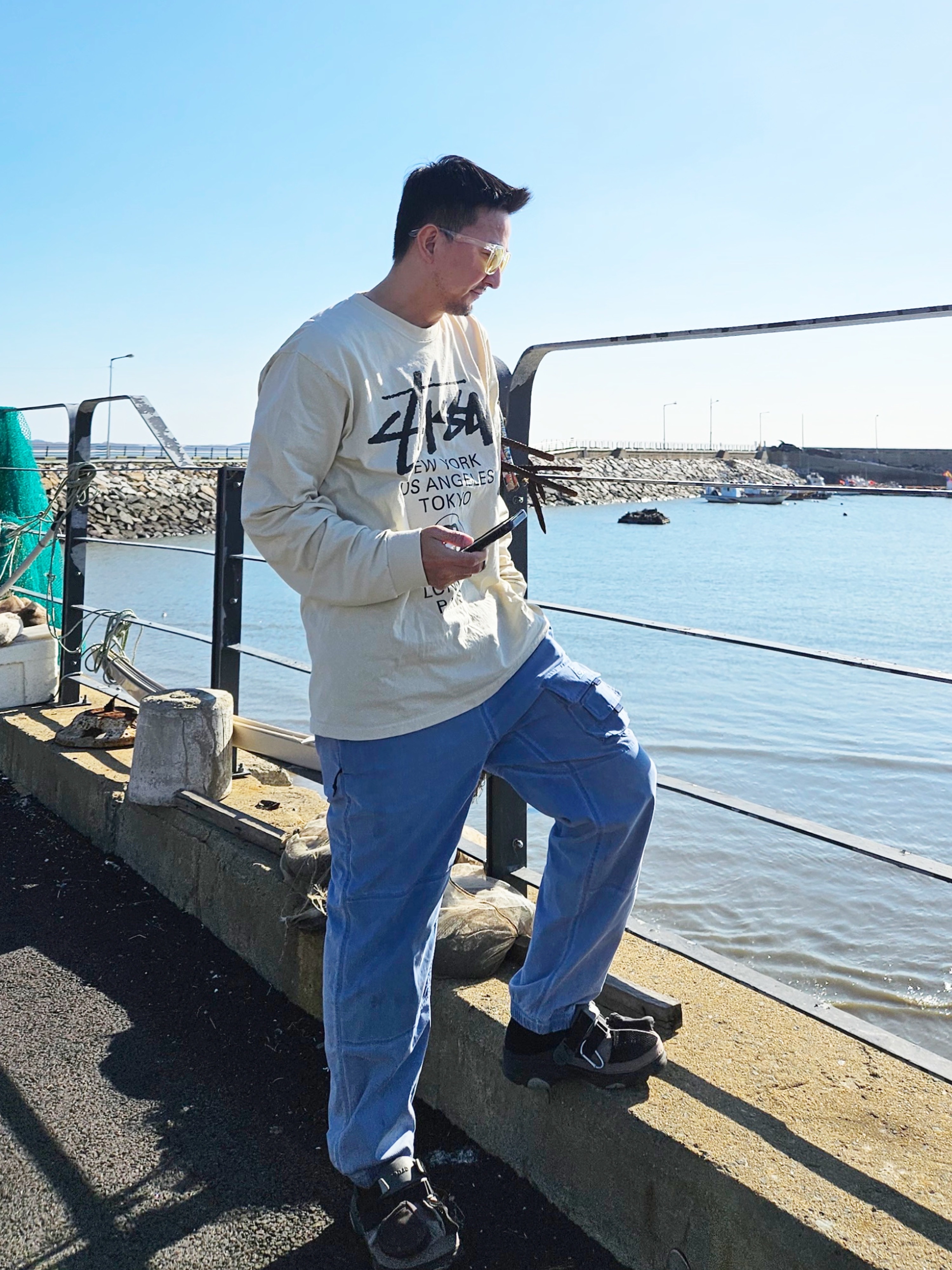 Stussy World Tour LS T-Shirt Putty, Nike ACG Watchman Peak Pants Blue Void - Asia 착용 스타일