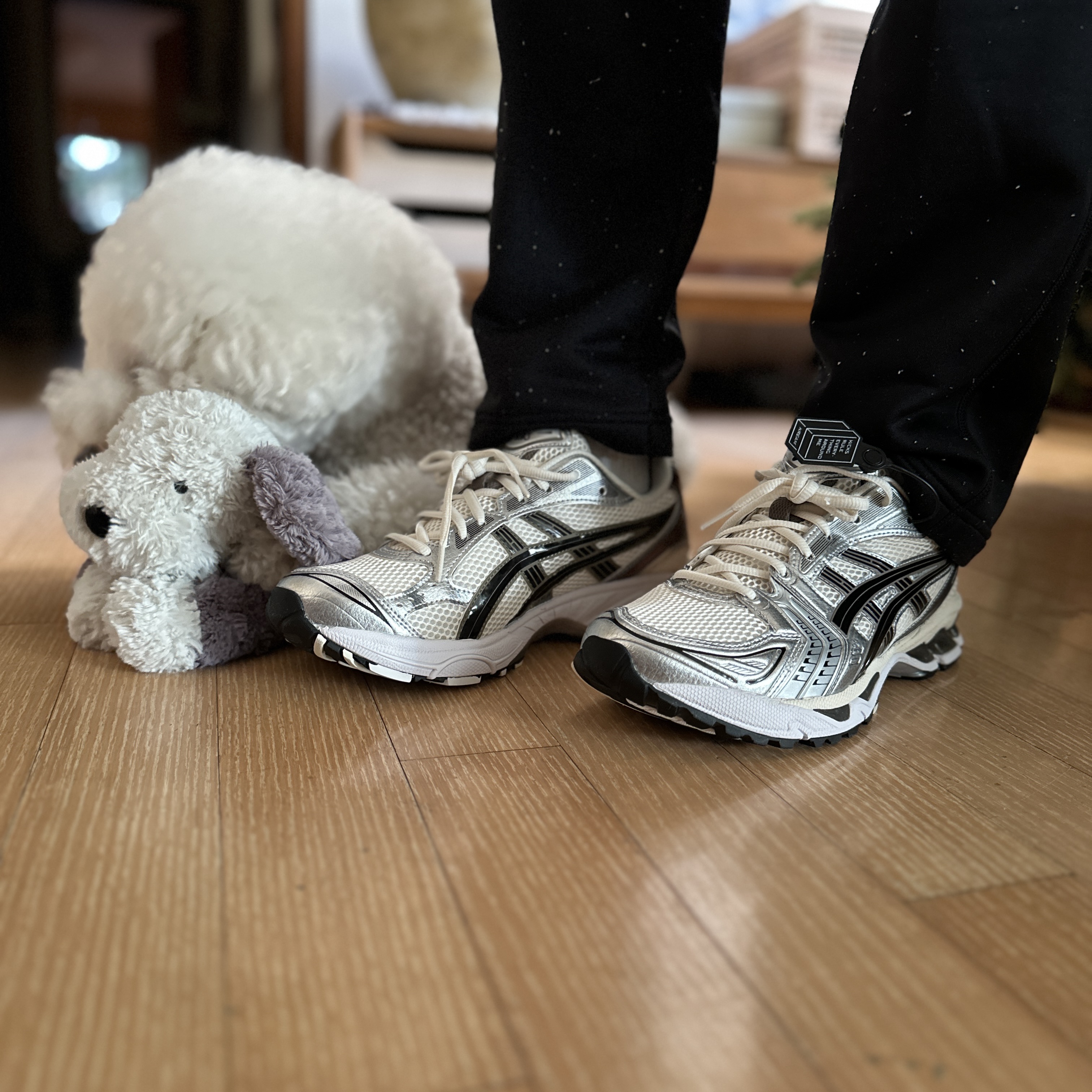 Asics Gel-Kayano 14 Cream Black 착용 스타일 - 6