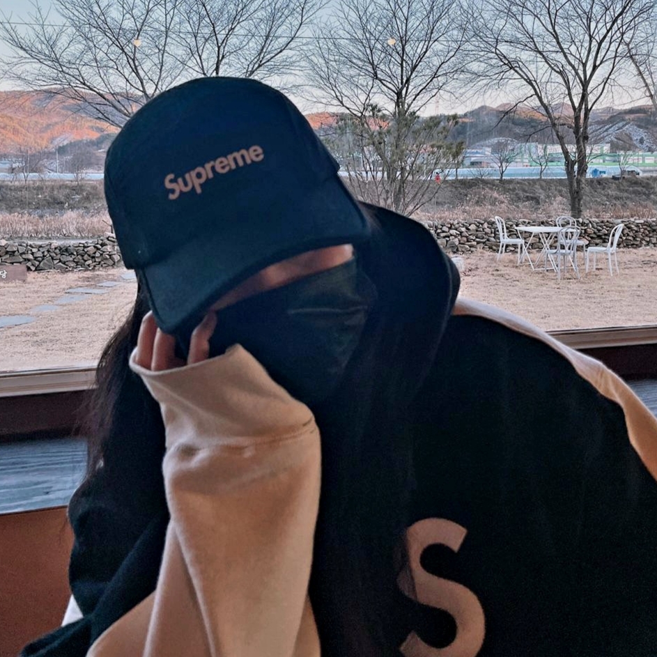Supreme S Logo Split Hooded Sweatshirt Black - 21FW, Supreme Polartec Camp Cap Black - 22FW 착용 스타일