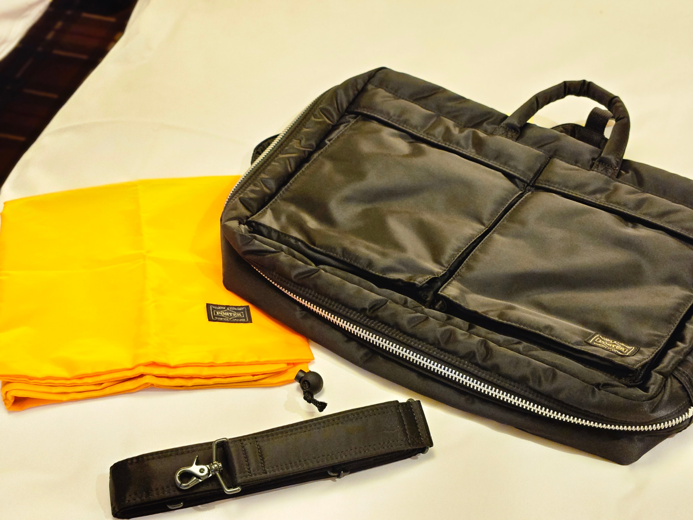 Porter Tanker 3Way Briefcase Black 착용 스타일 - 5