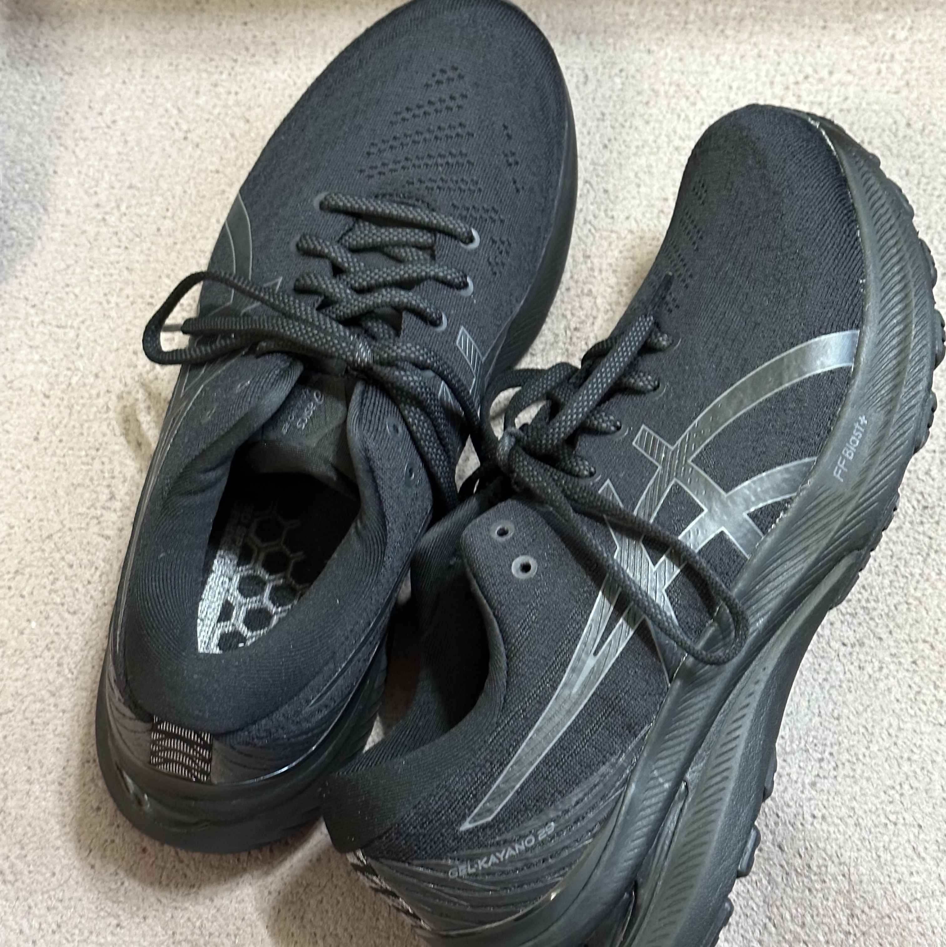 Asics Gel-Kayano 29 Black - 4E Extra Wide 착용 스타일