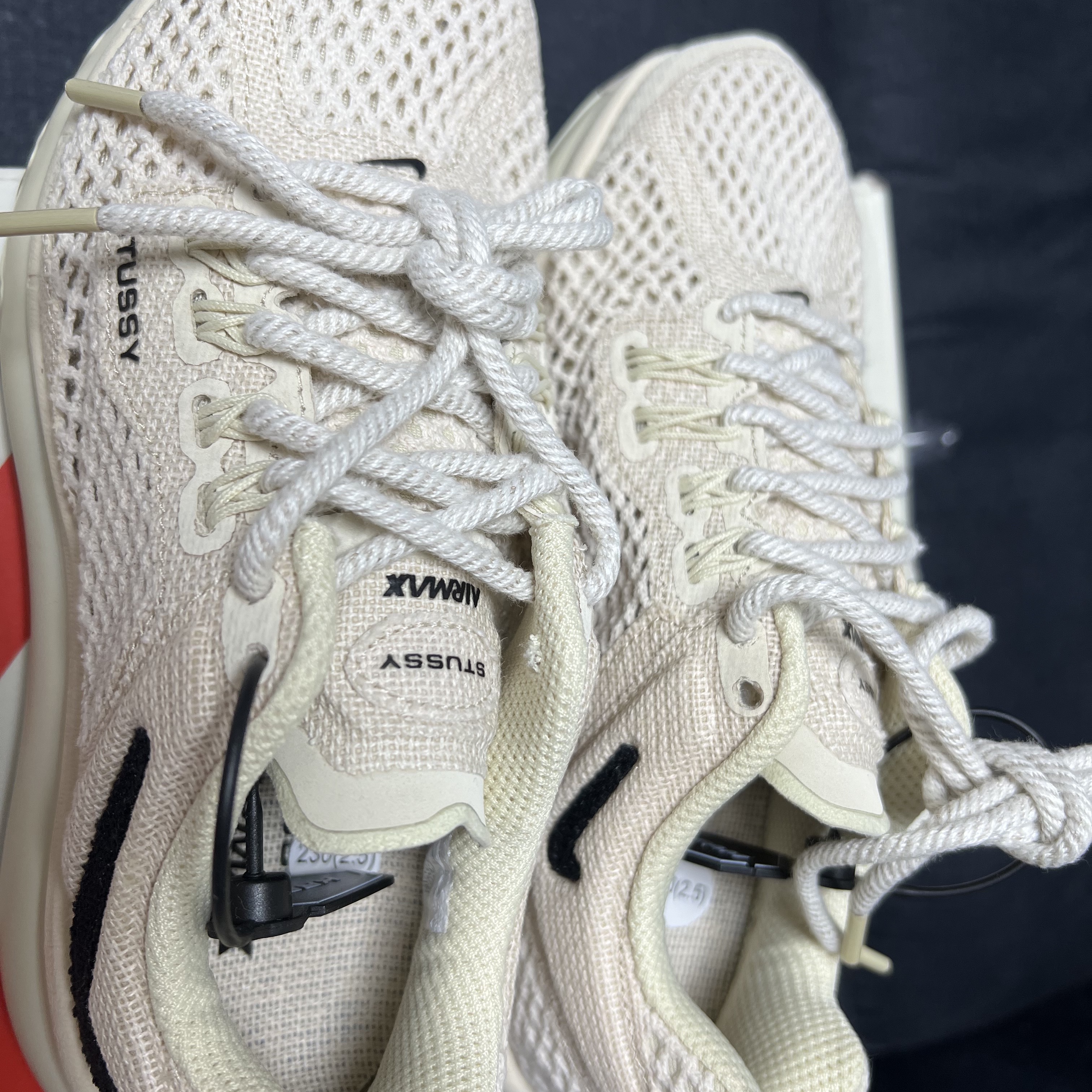 Nike x Stussy Air Max 2013 Fossil 착용 스타일 - 1