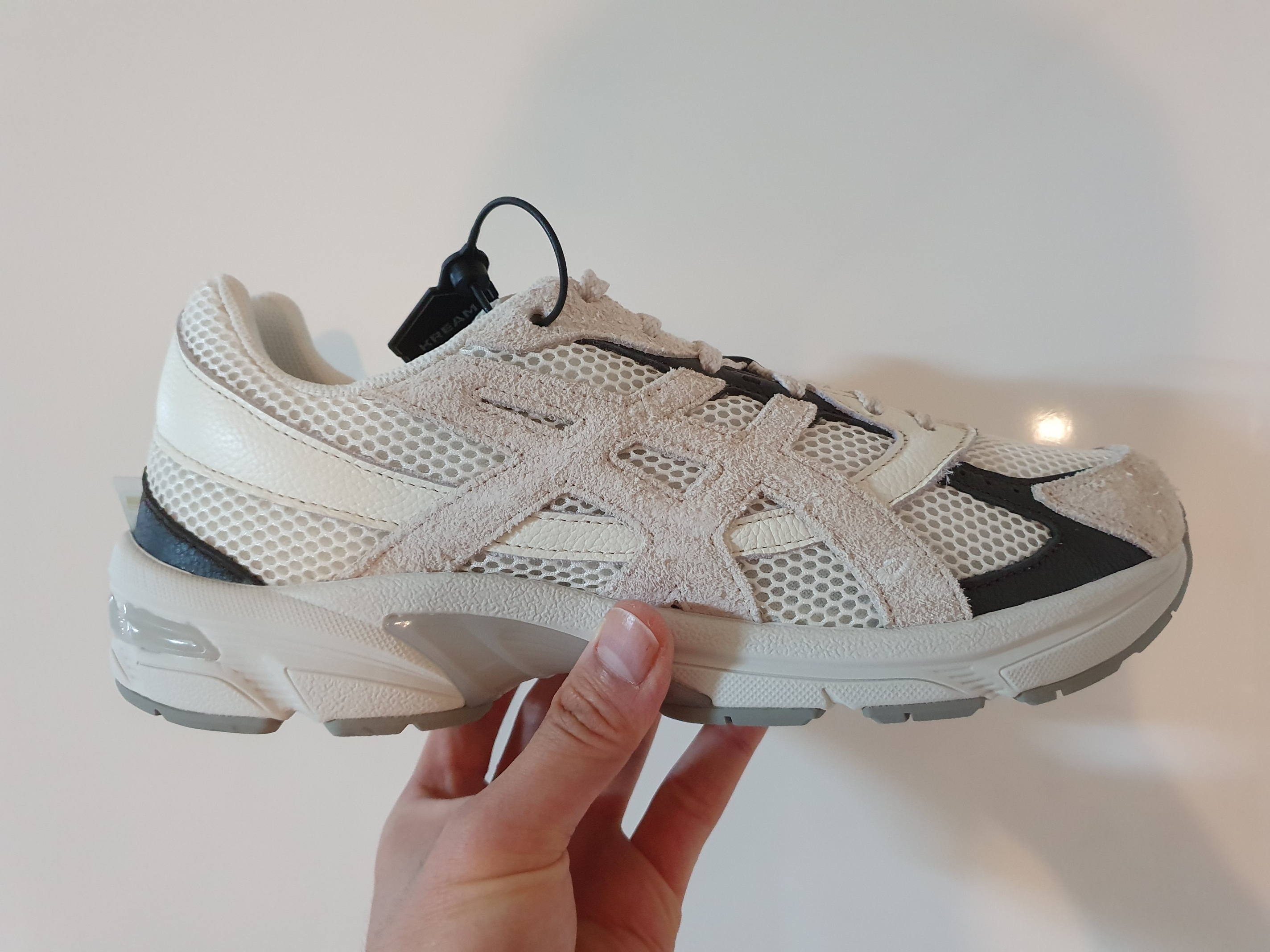 Asics x Hal Studios Gel-1130 MK-III Glacier 착용 스타일