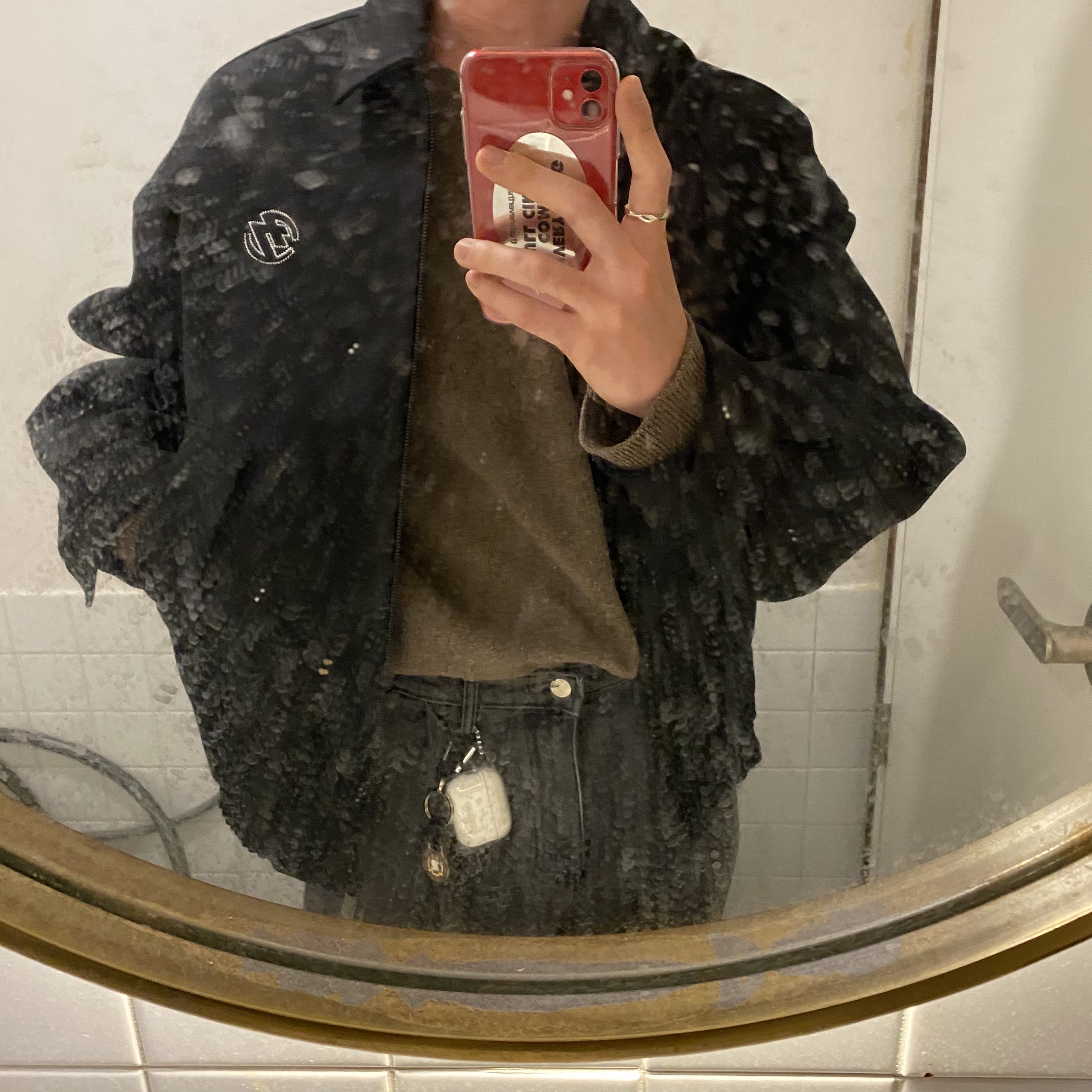 Zara x Ader Error Oversize Collar Bomber Jacket Black, Casetify x IAB Studio Single White Logo AirPods Pro Case Clear 착용 스타일 - 1