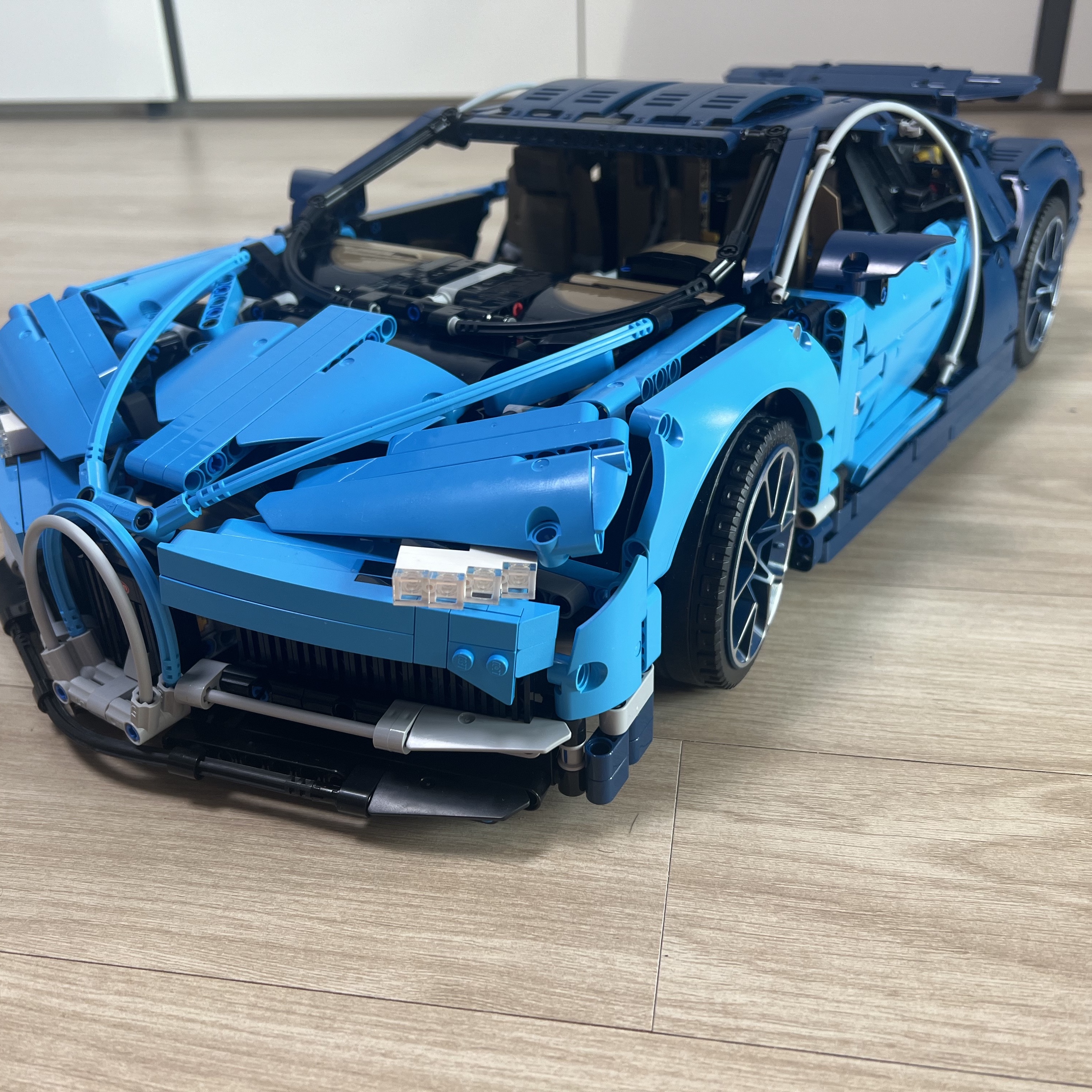Lego Bugatti Chiron 착용 스타일