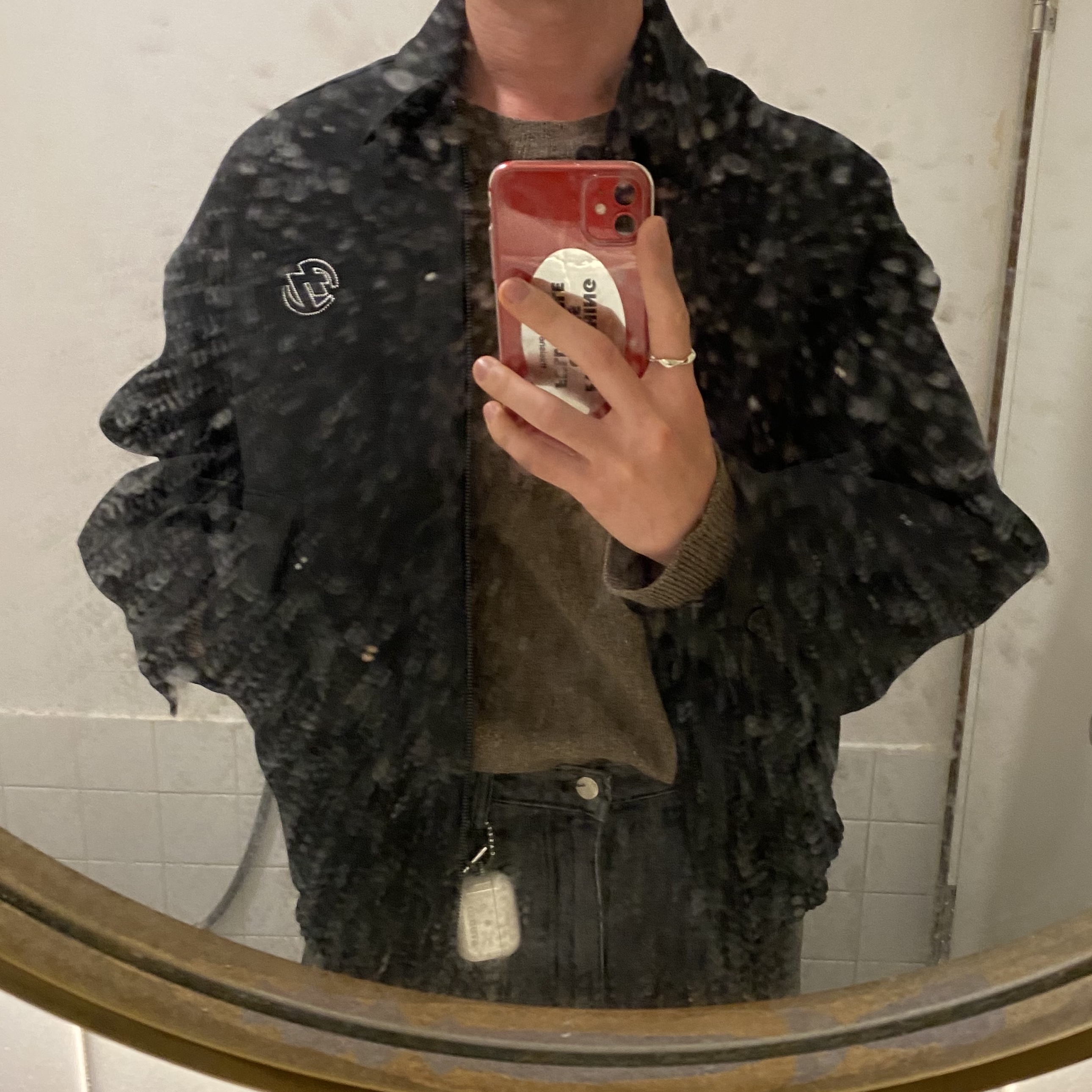 Zara x Ader Error Oversize Collar Bomber Jacket Black, Casetify x IAB Studio Single White Logo AirPods Pro Case Clear 착용 스타일 - 2