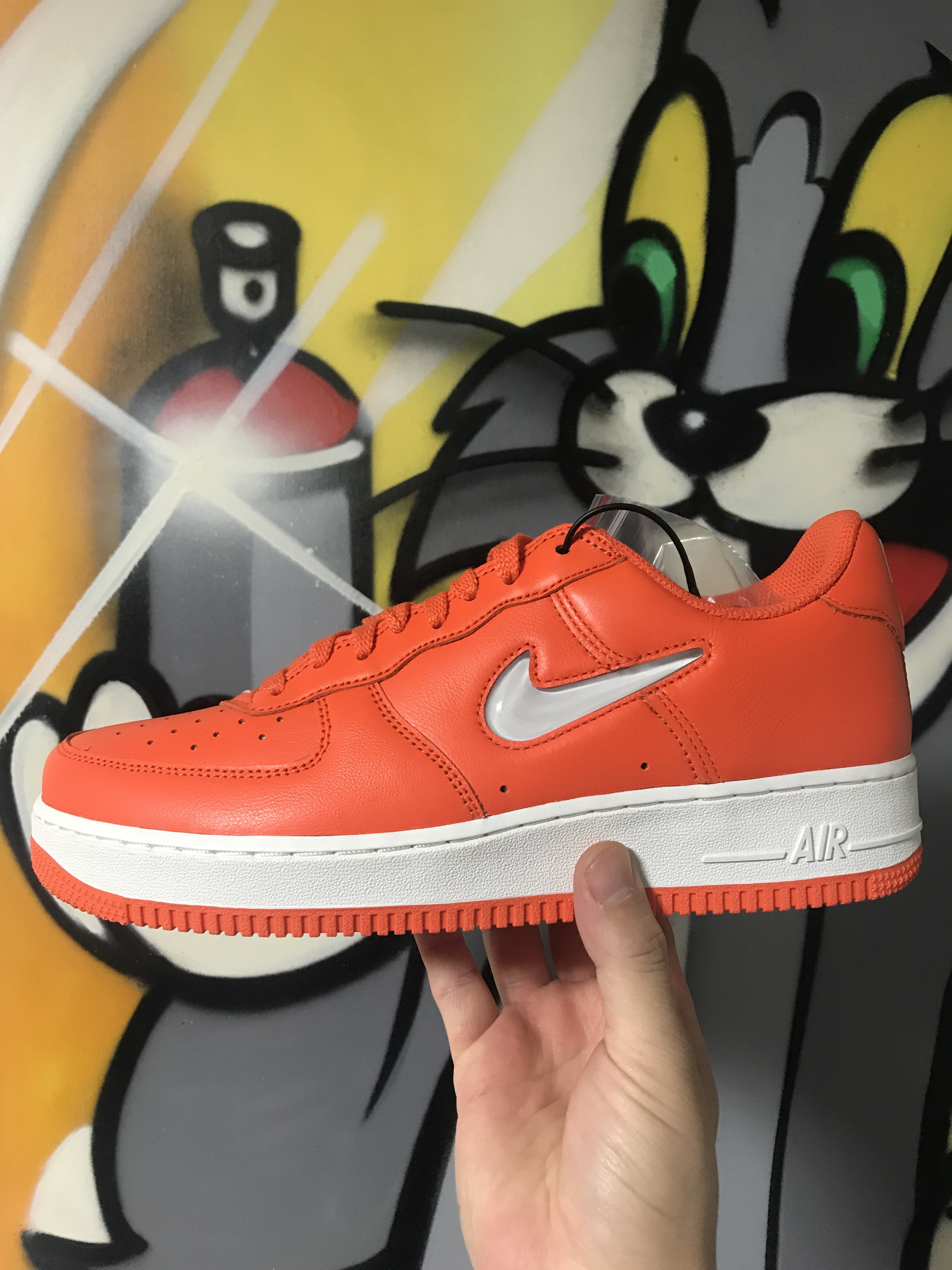 Nike Air Force 1 Low Retro Color of The Month Safety Orange 착용 스타일 - 2