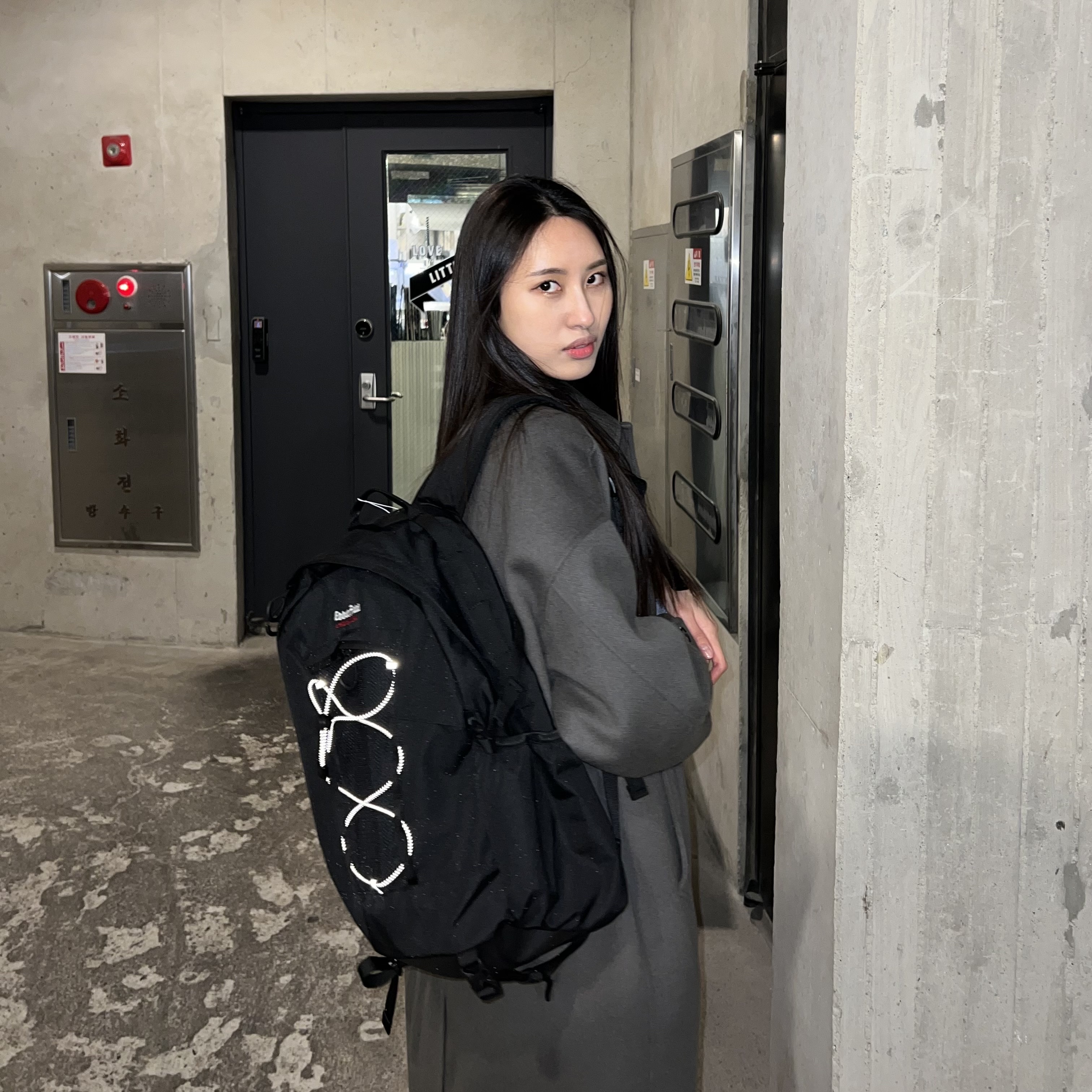 Converse Chuck 70 Ox Black - Standard, (W) S Max Mara James Single-Breasted Wool and Cashmere Coat Black 착용 스타일 - 3