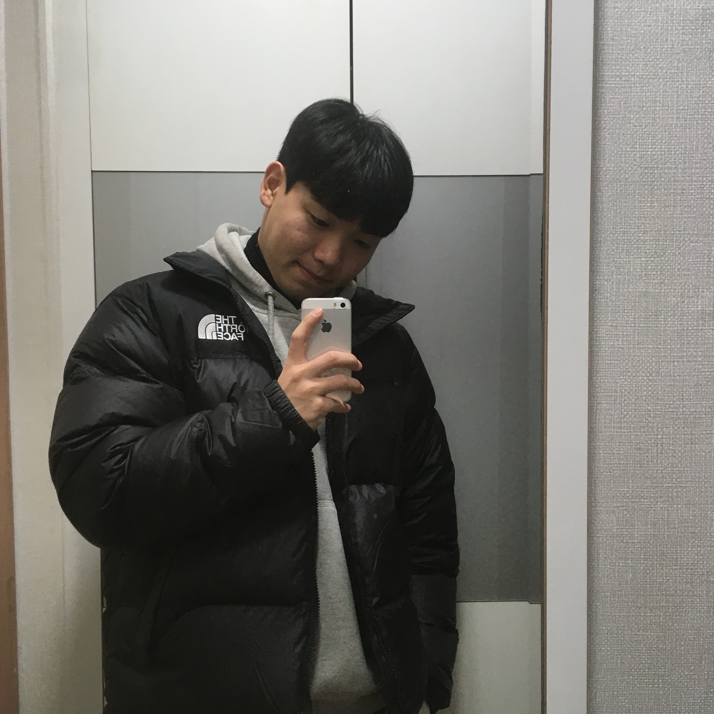 The North Face 1996 Eco Nuptse Jacket Black 착용 스타일 - 3