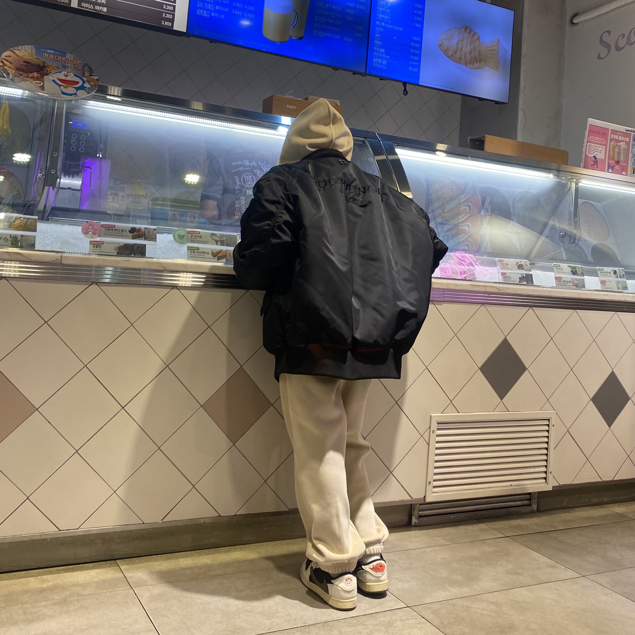 (PS) Jordan 1 x Travis Scott Retro Low OG SP Medium Olive, Wooyoungmi Back Logo MA-1 Black - 22FW 착용 스타일