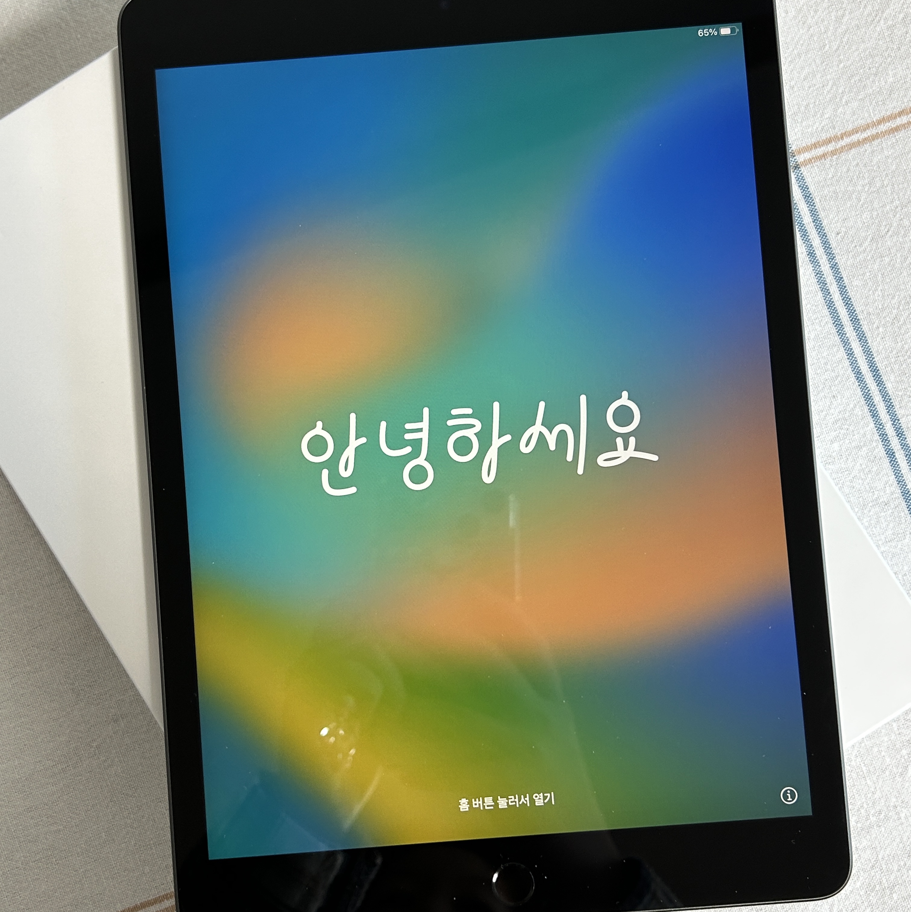 Apple iPad 9th Gen Wifi 64GB Space Gray (Korean Ver.) 착용 스타일 - 1
