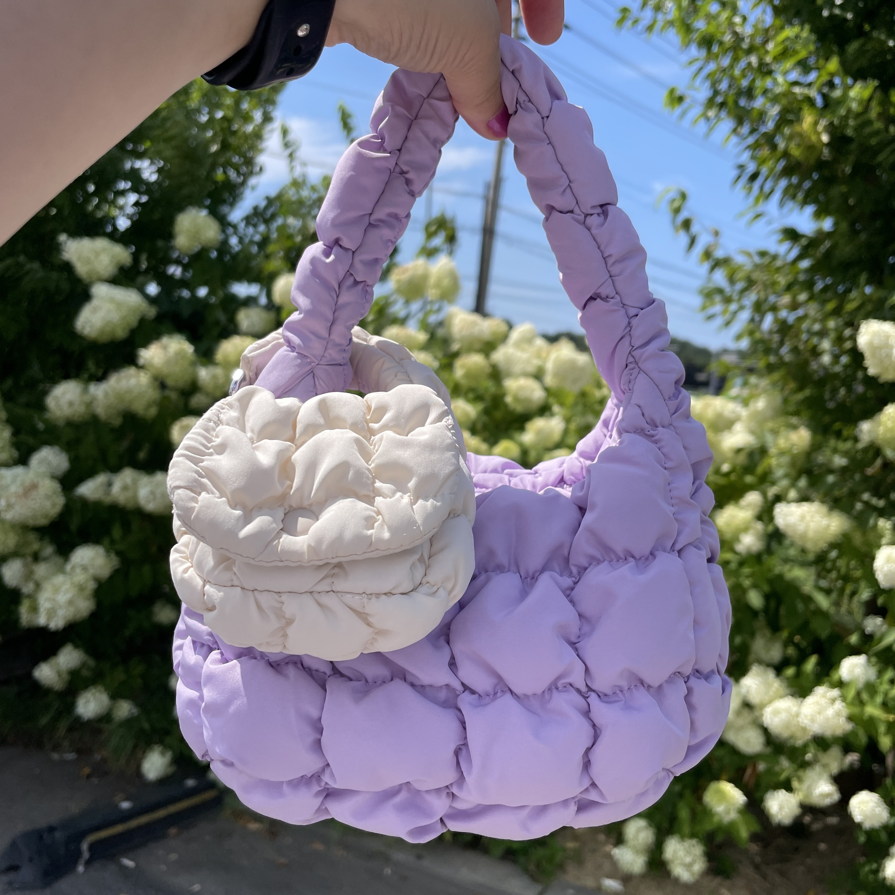 COS Quilted Micro Bag Purple, COS Quilted Nano Bag Beige 착용 스타일