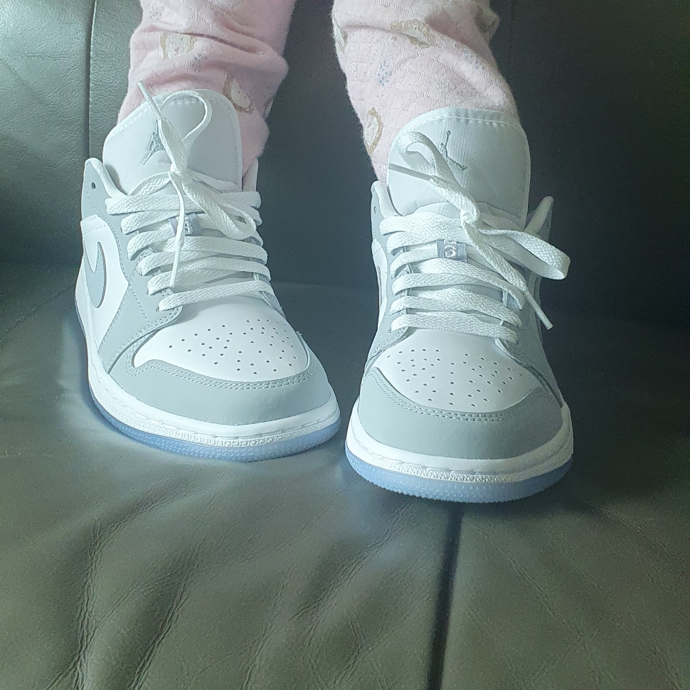 (W) Jordan 1 Low White Wolf Grey 착용 스타일 - 2