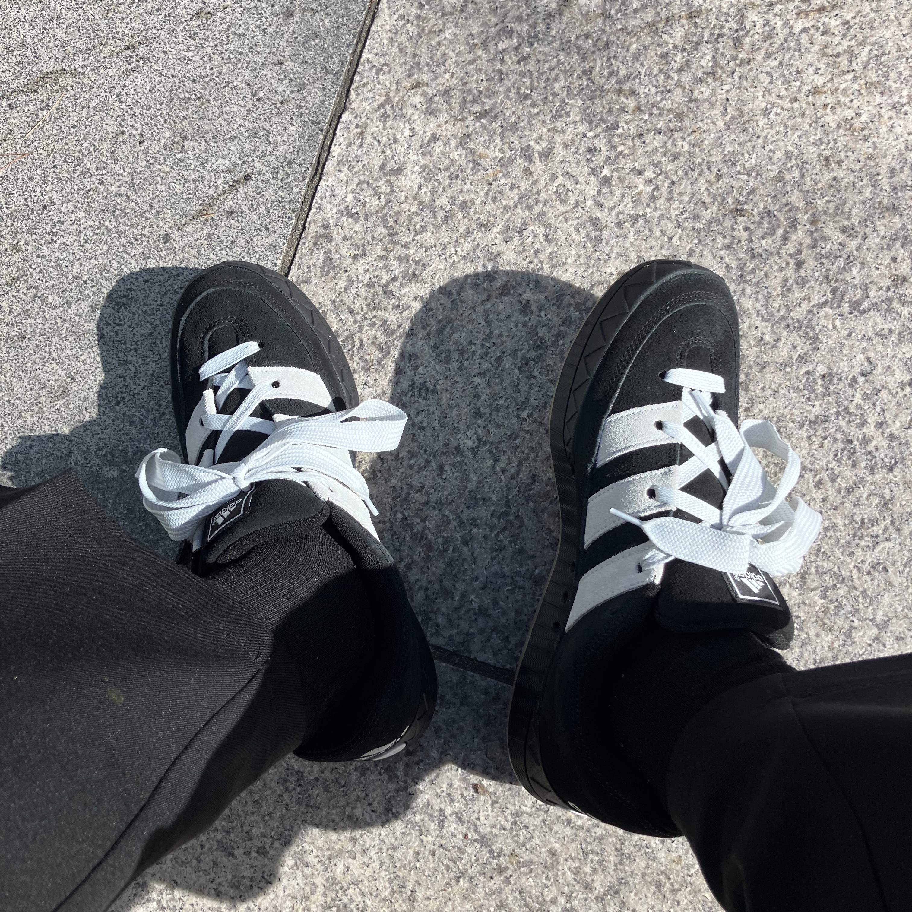 Adidas Adimatic Core Black Crystal White 착용 스타일