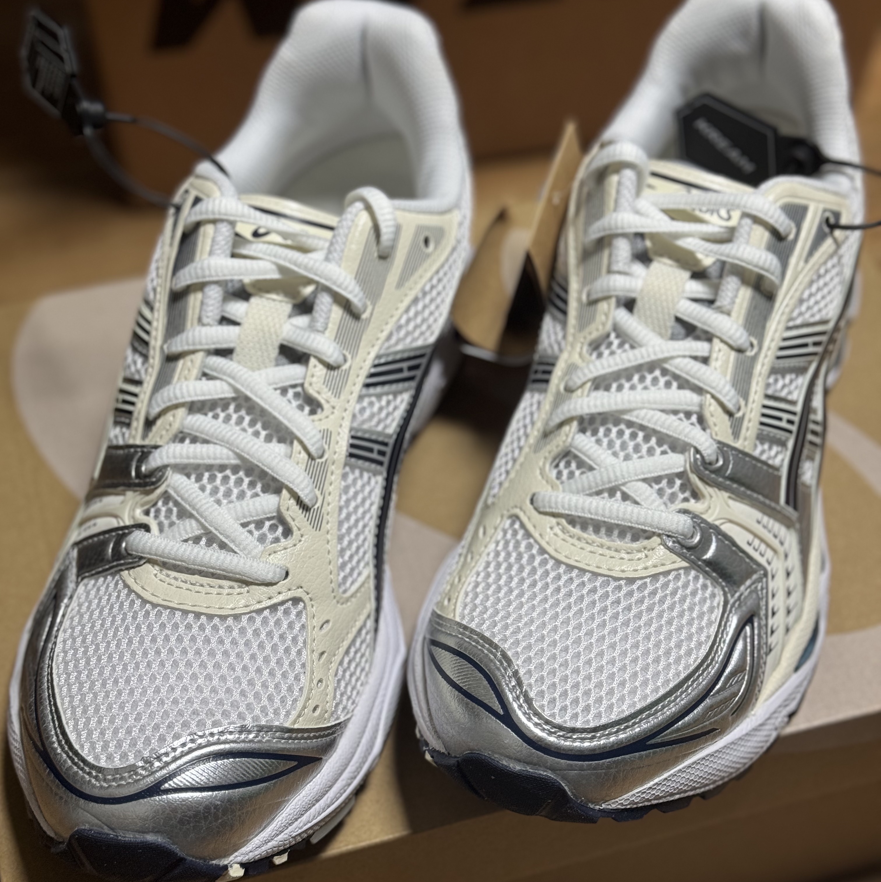 (W) Asics Gel-Kayano 14 White Midnight 착용 스타일 - 1