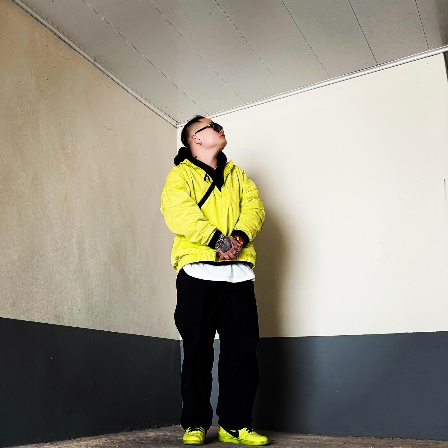 Nike x Ambush Dunk High Flash Lime, Nike x Stussy Windrunner Jacket Bright Cactus 착용 스타일 - 2