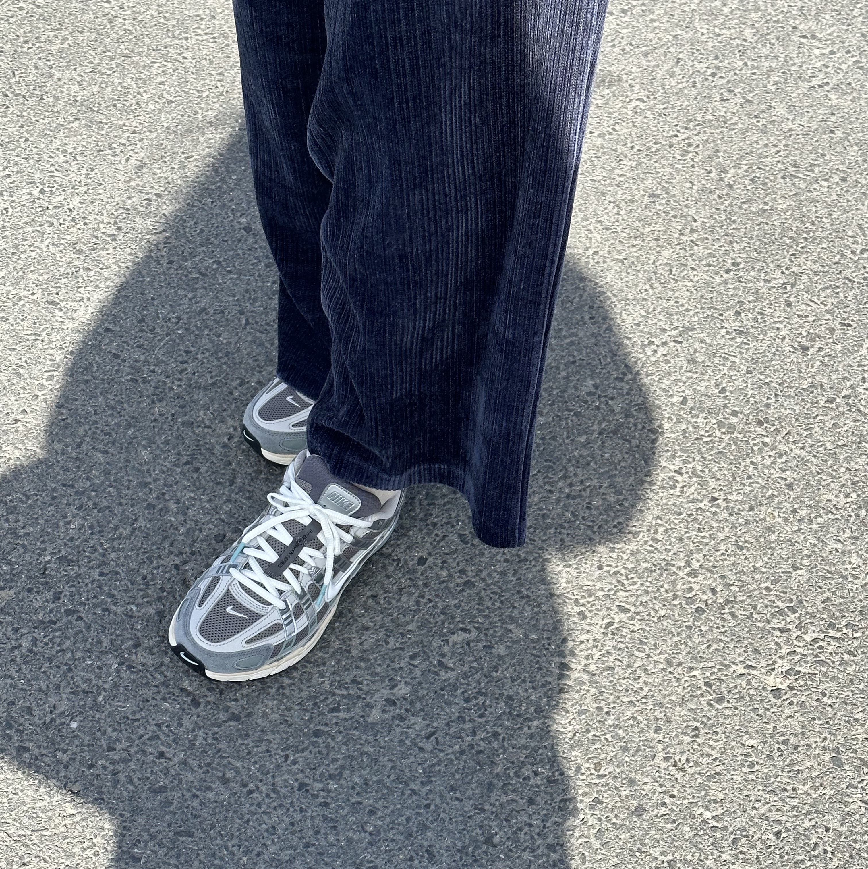 Nike P-6000 Flat Pewter Light Iron Ore 착용 스타일 - 2