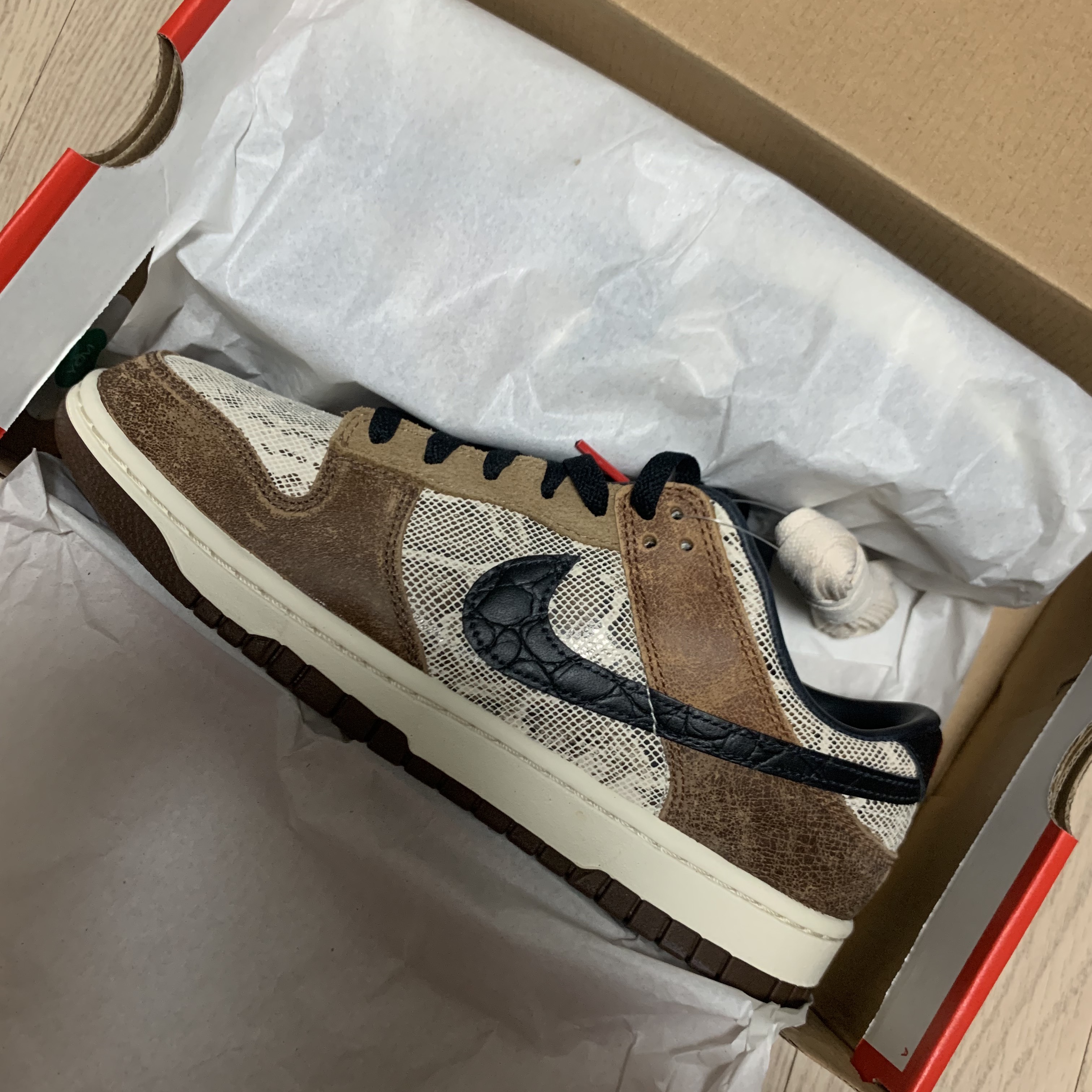 Nike Dunk Low PRM Head to Head 착용 스타일