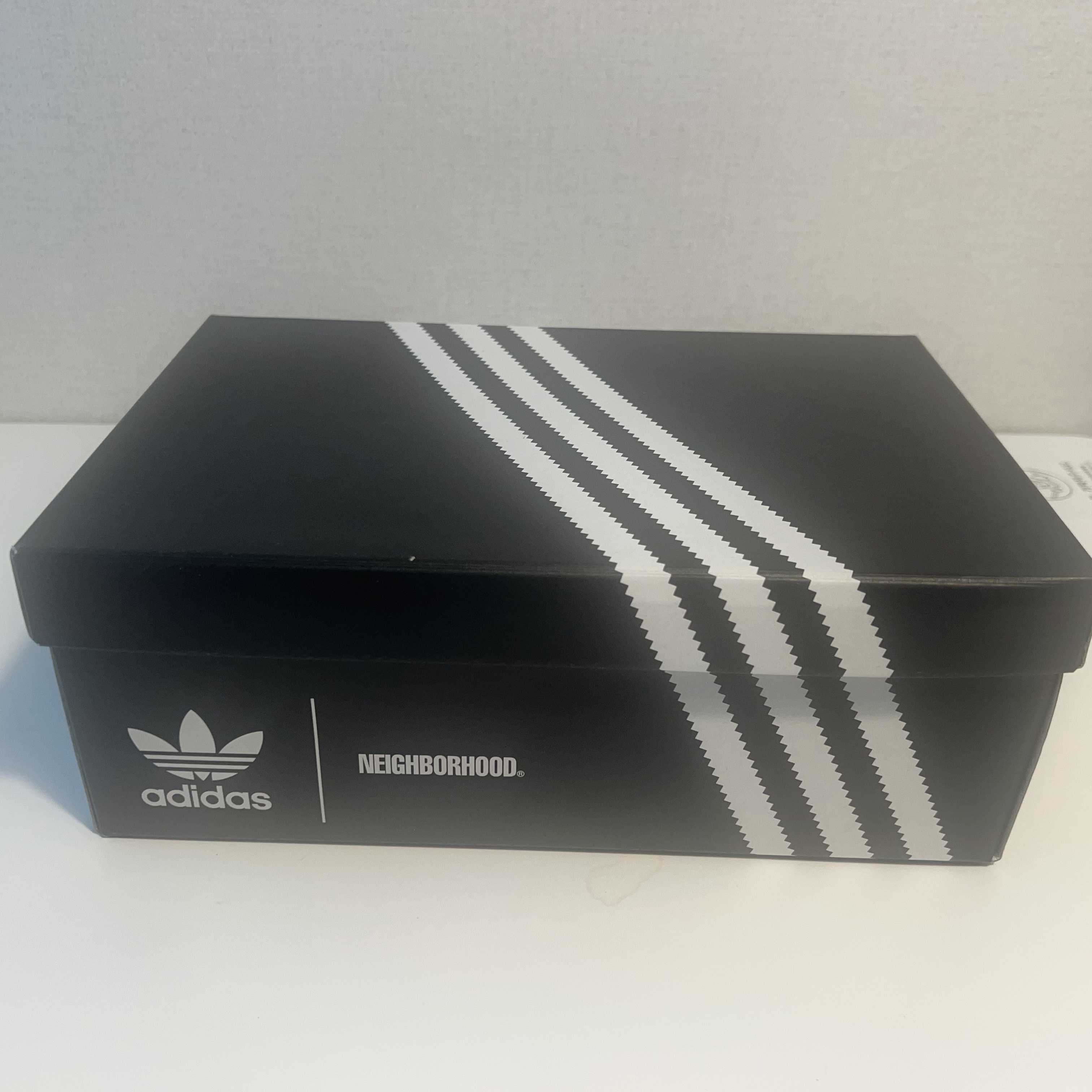 Adidas x Neighborhood Adimatic Core Black 착용 스타일 - 2