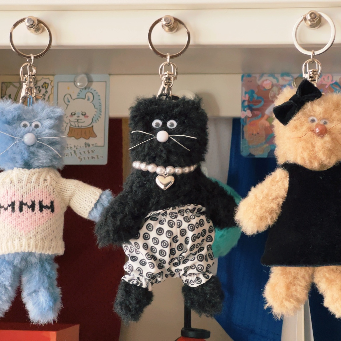 Monamhee Love Flexy Keyring Blue, Monamhee x 10 Corso Como Bianco Keyring Black 착용 스타일