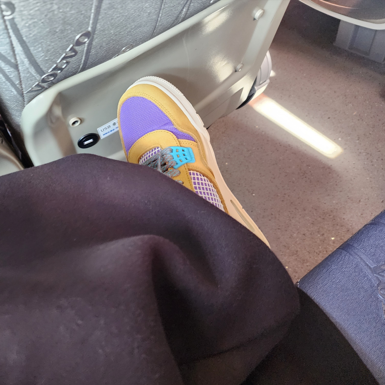 Jordan 4 x Union Retro SP Desert Moss, Human Made Graphic L/S T-Shirt #4 Purple 착용 스타일 - 2