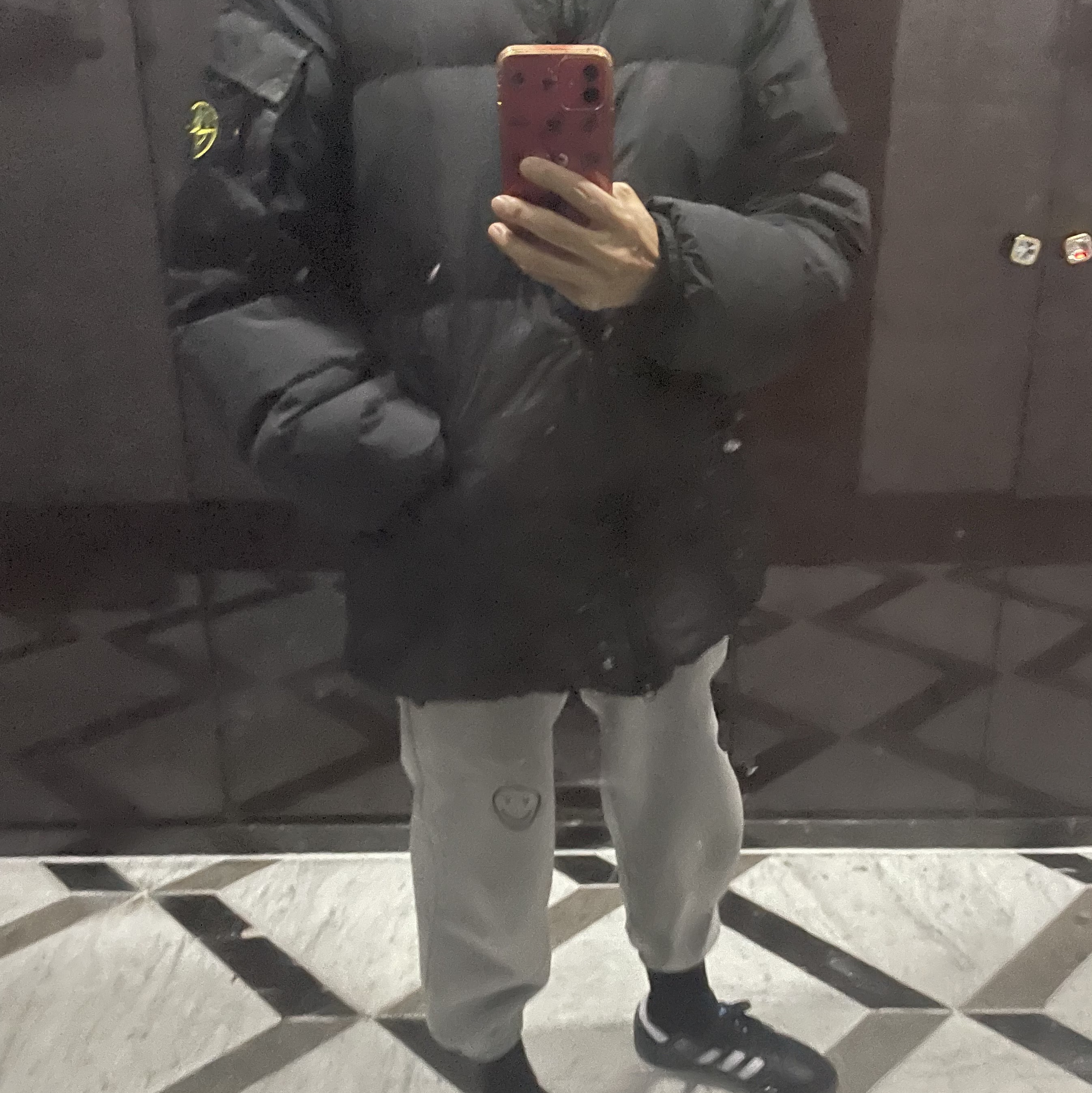 Stone Island 40223 Garment Dyed Crinkle Reps Down Jacket Black - 22FW, Adidas Samba OG Black White Gum 착용 스타일 - 2