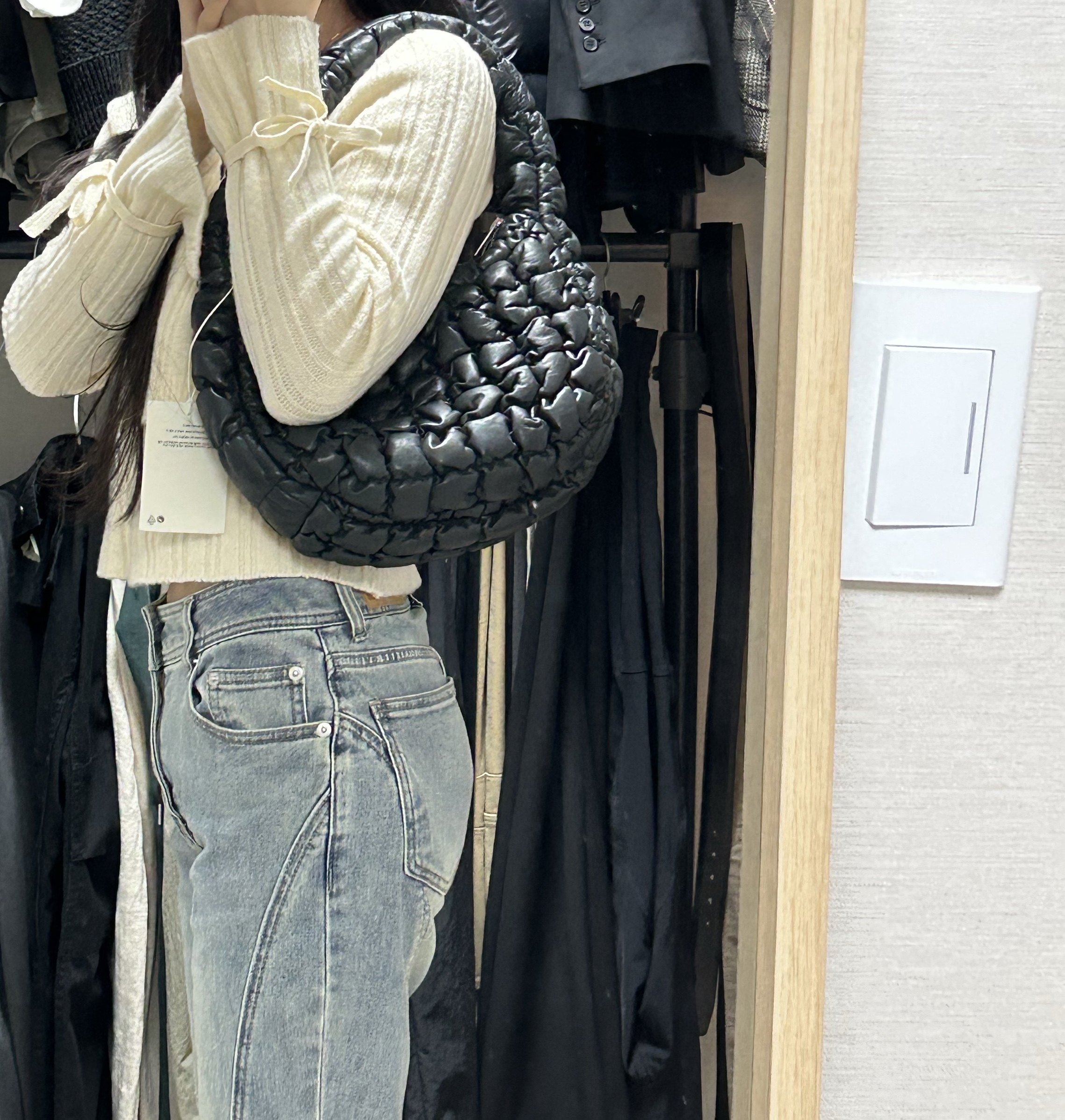 COS Quilted Mini Bag Leather Black 착용 스타일