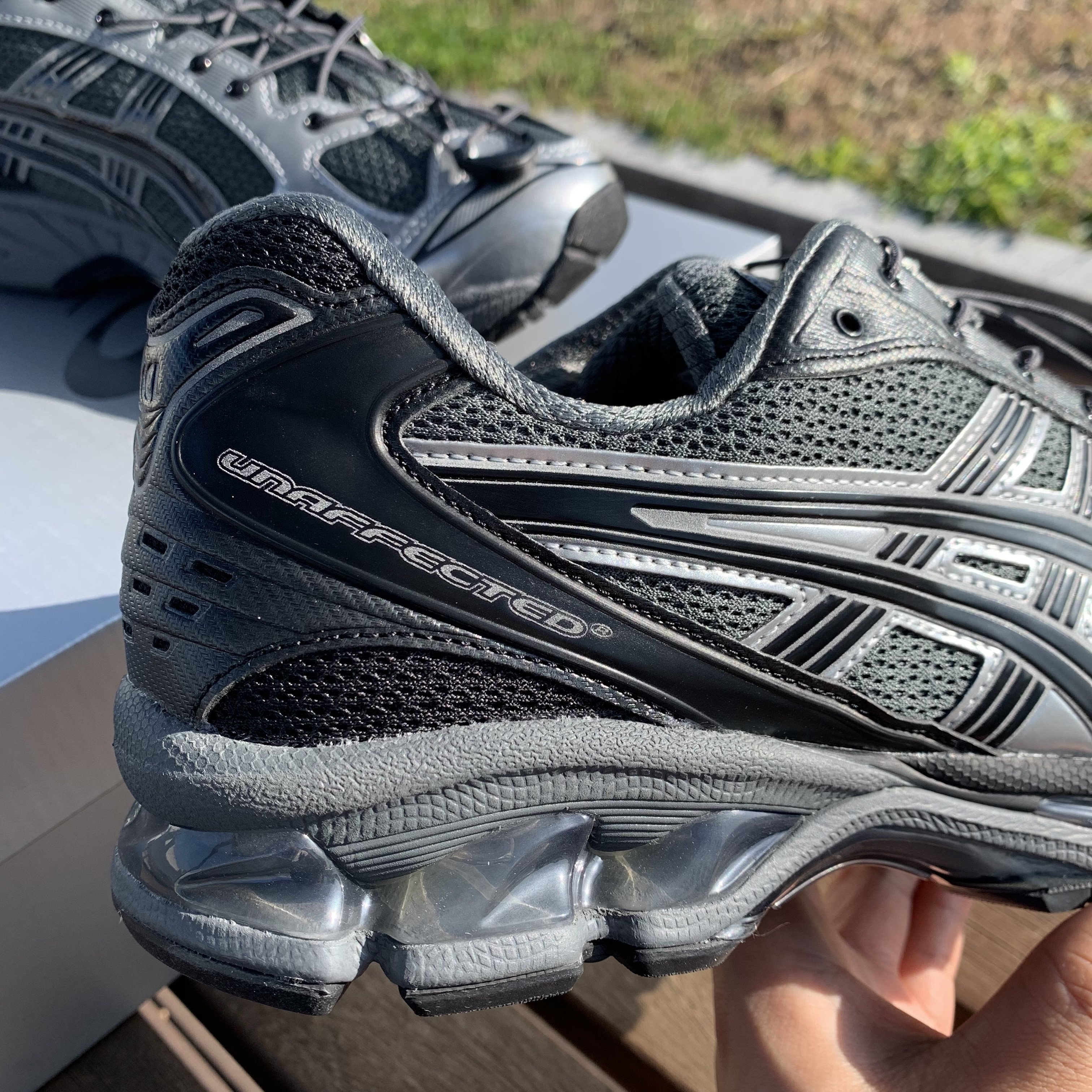 Asics x Unaffected Gel-Kayano 14 Silver Moon 착용 스타일 - 2