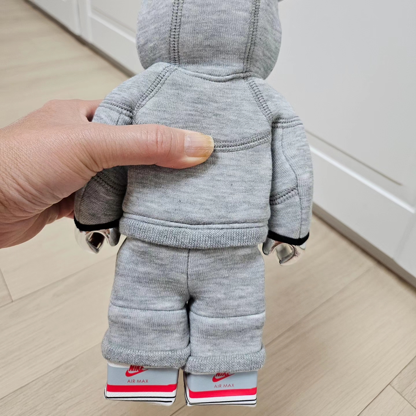 Bearbrick x Nike Tech Fleece N98 100% & 400& Set 착용 스타일 - 6