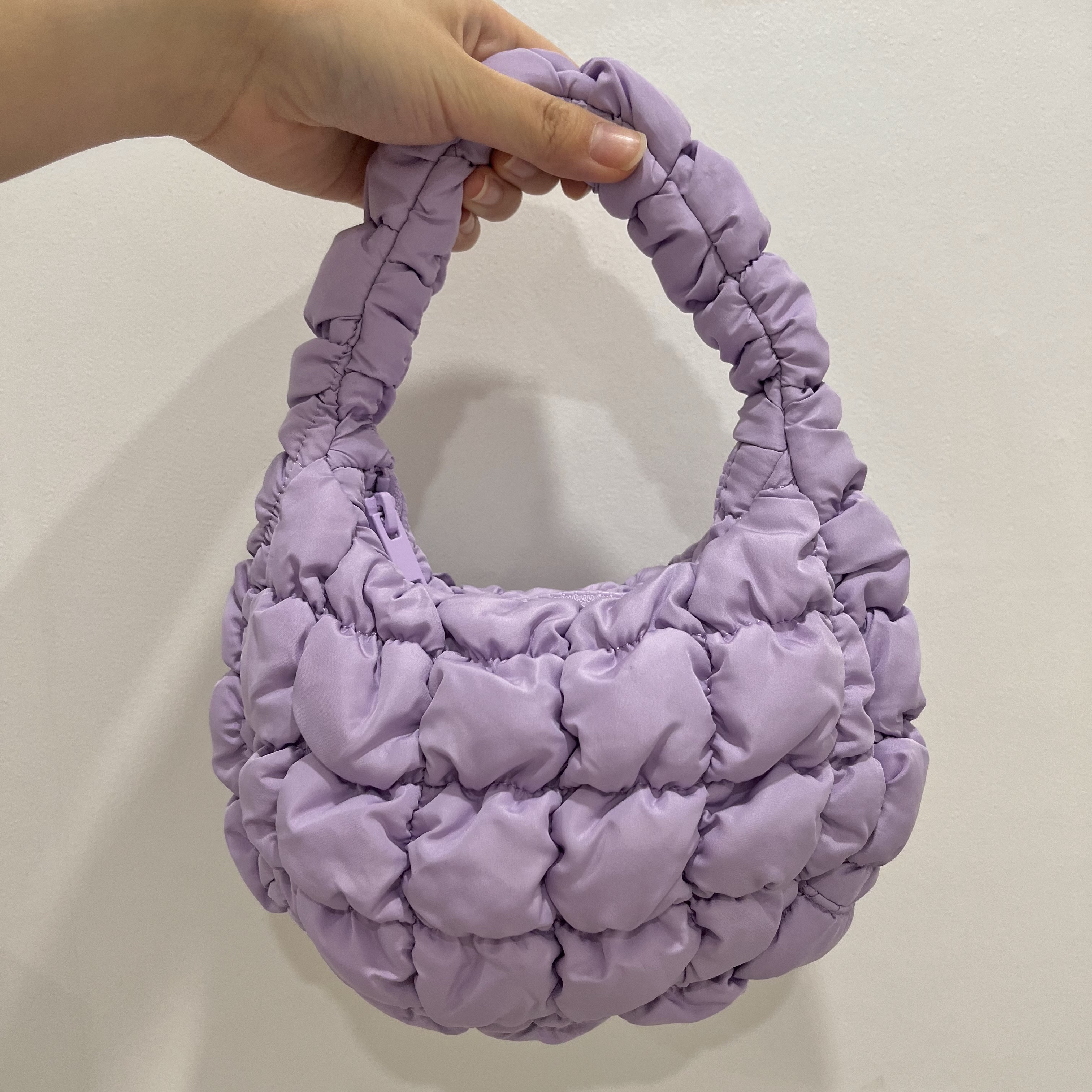 COS Quilted Micro Bag Purple 착용 스타일