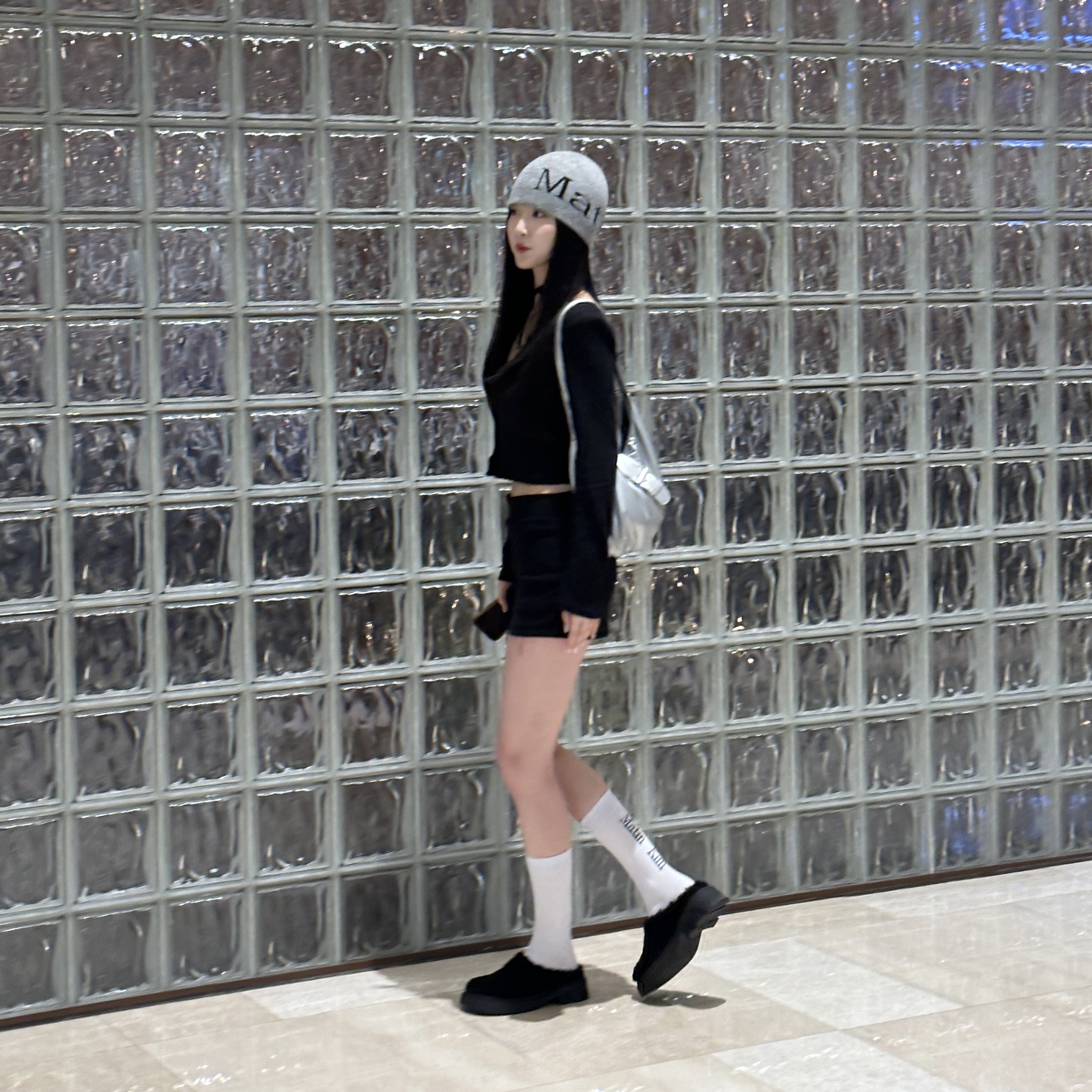 Matin Kim Logo Jacquard Short Beanie Grey, (W) Matin Kim Over Knee Socks White 착용 스타일 - 2