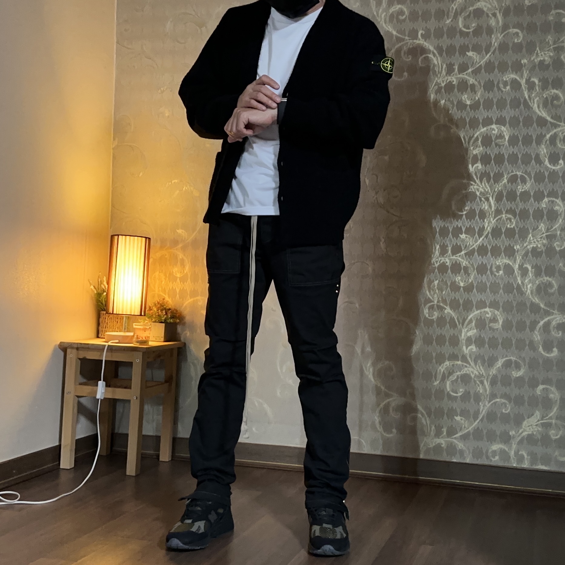 Supreme x Stone Island Boucle Cardigan Black - 23FW, Supreme Seoul Box Logo T-Shirt White - 23FW 착용 스타일 - 5